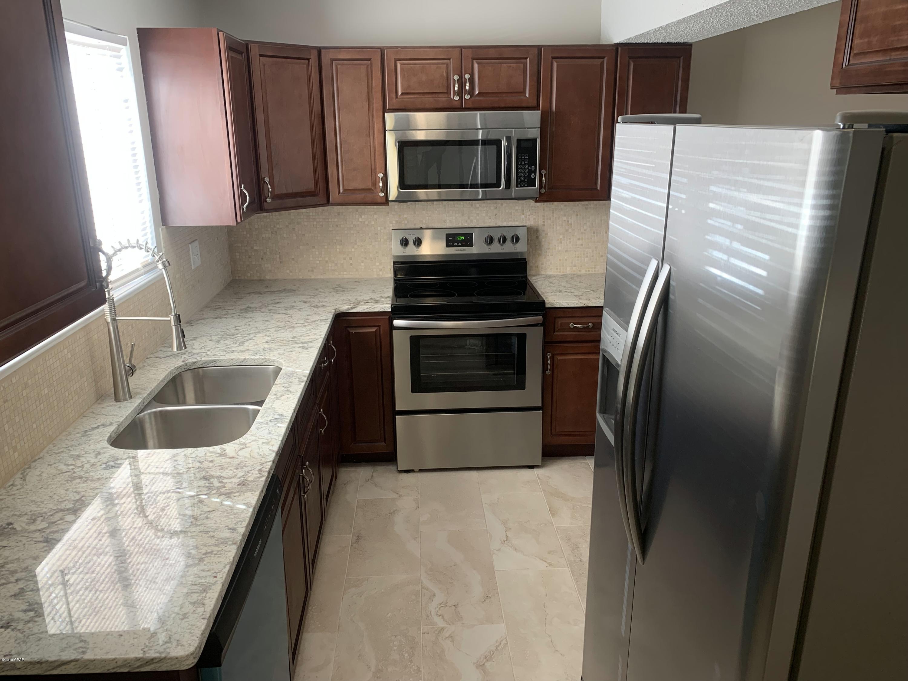 Landing At Lake Caroline - Residential