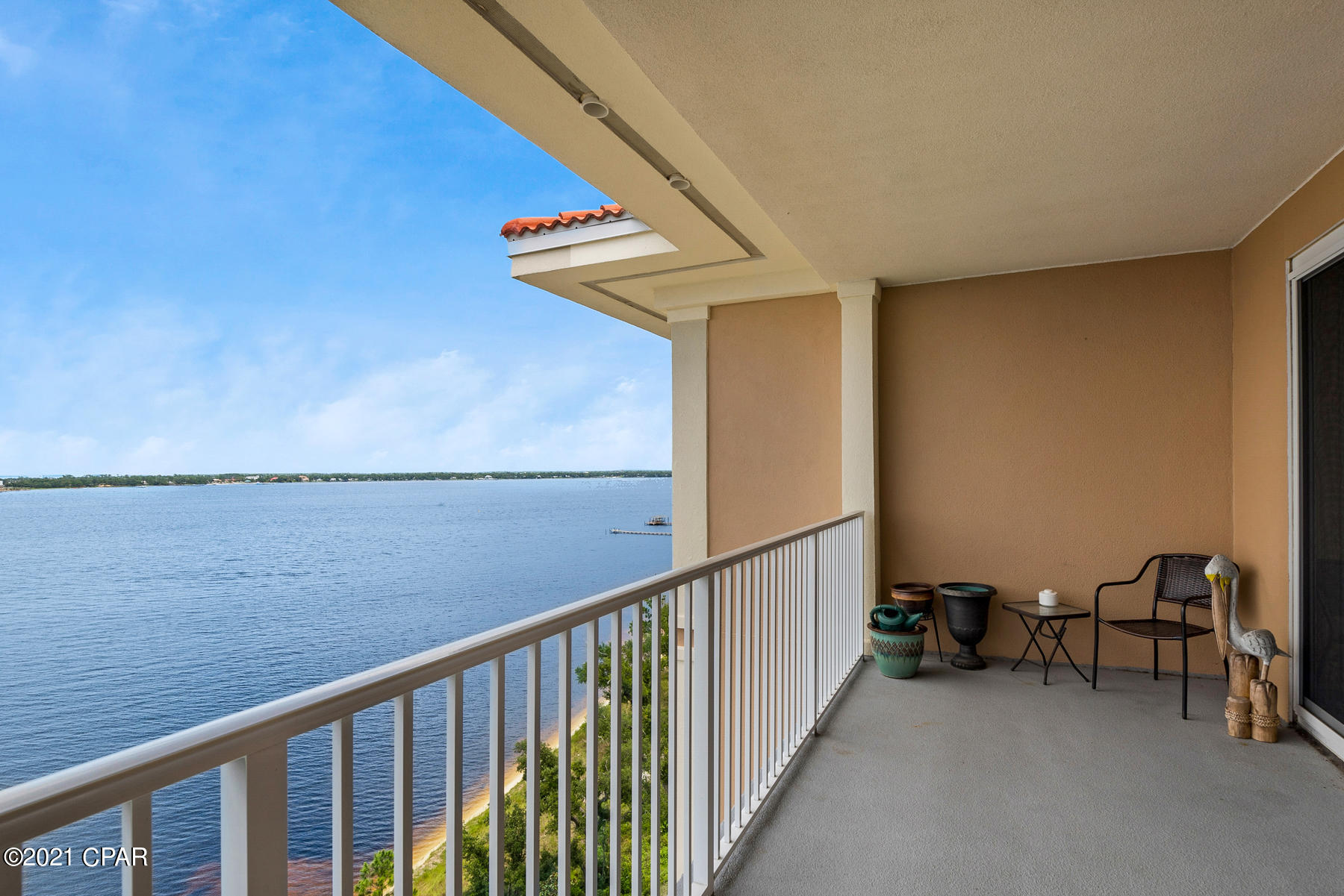 Magnolia Bay Club - Residential