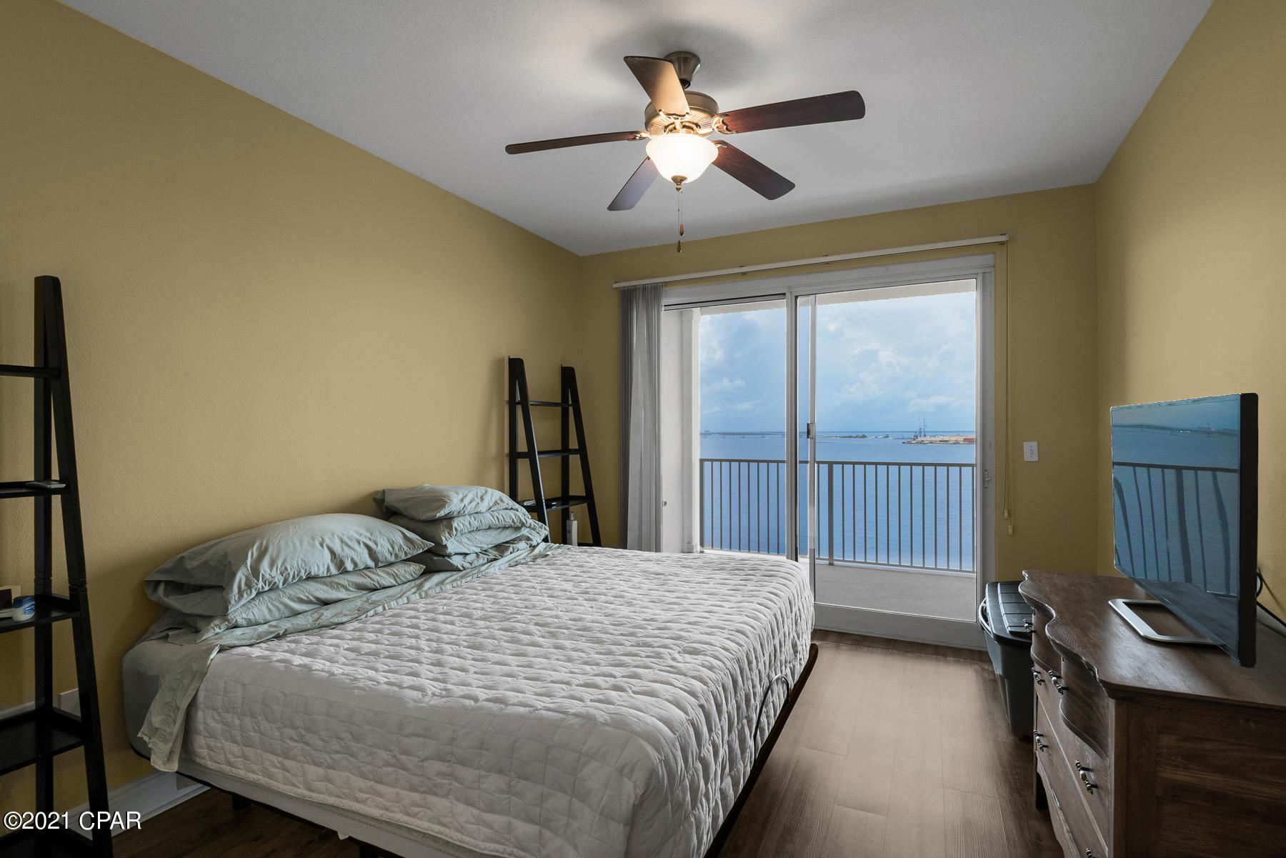 Magnolia Bay Club - Residential