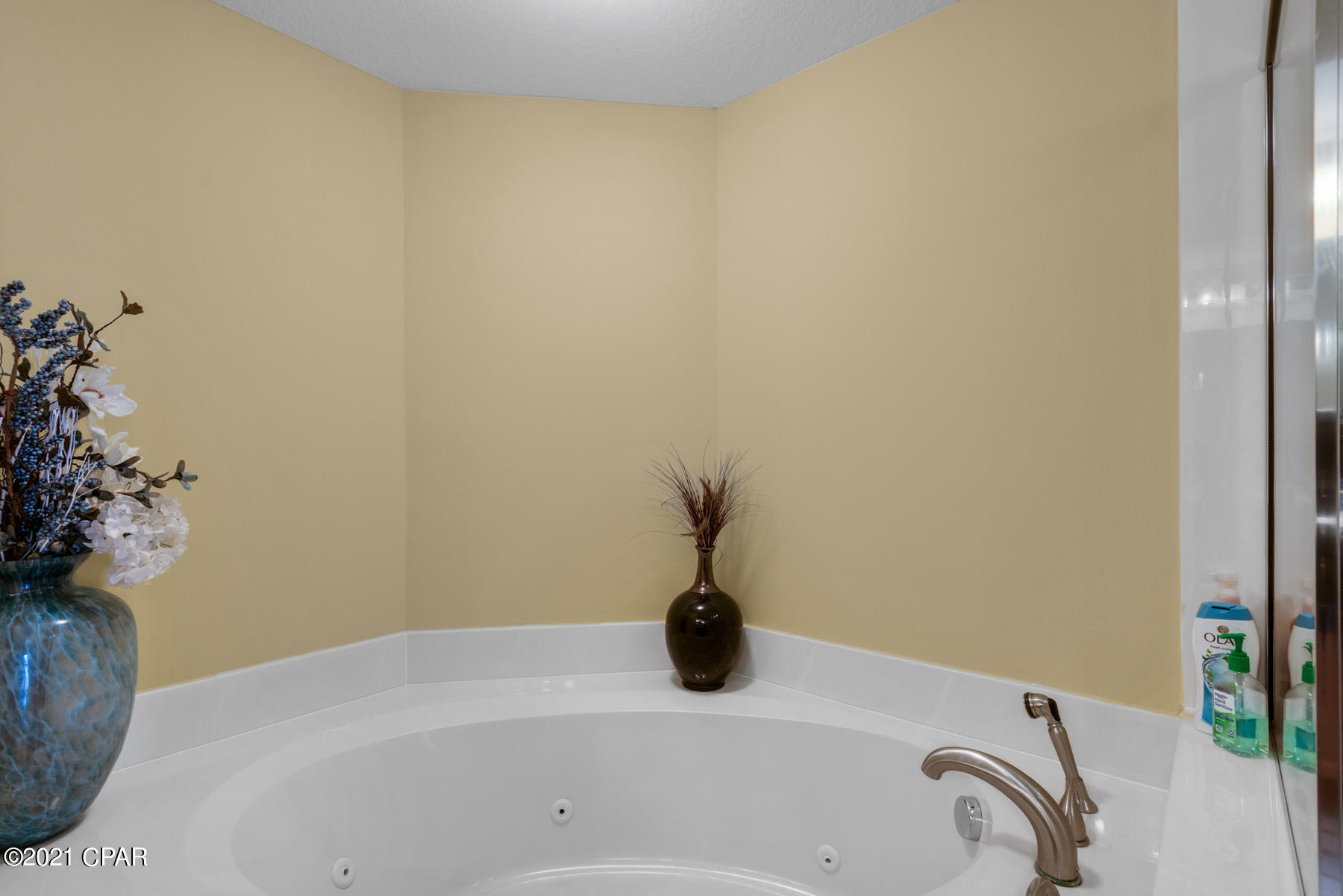 Magnolia Bay Club - Residential