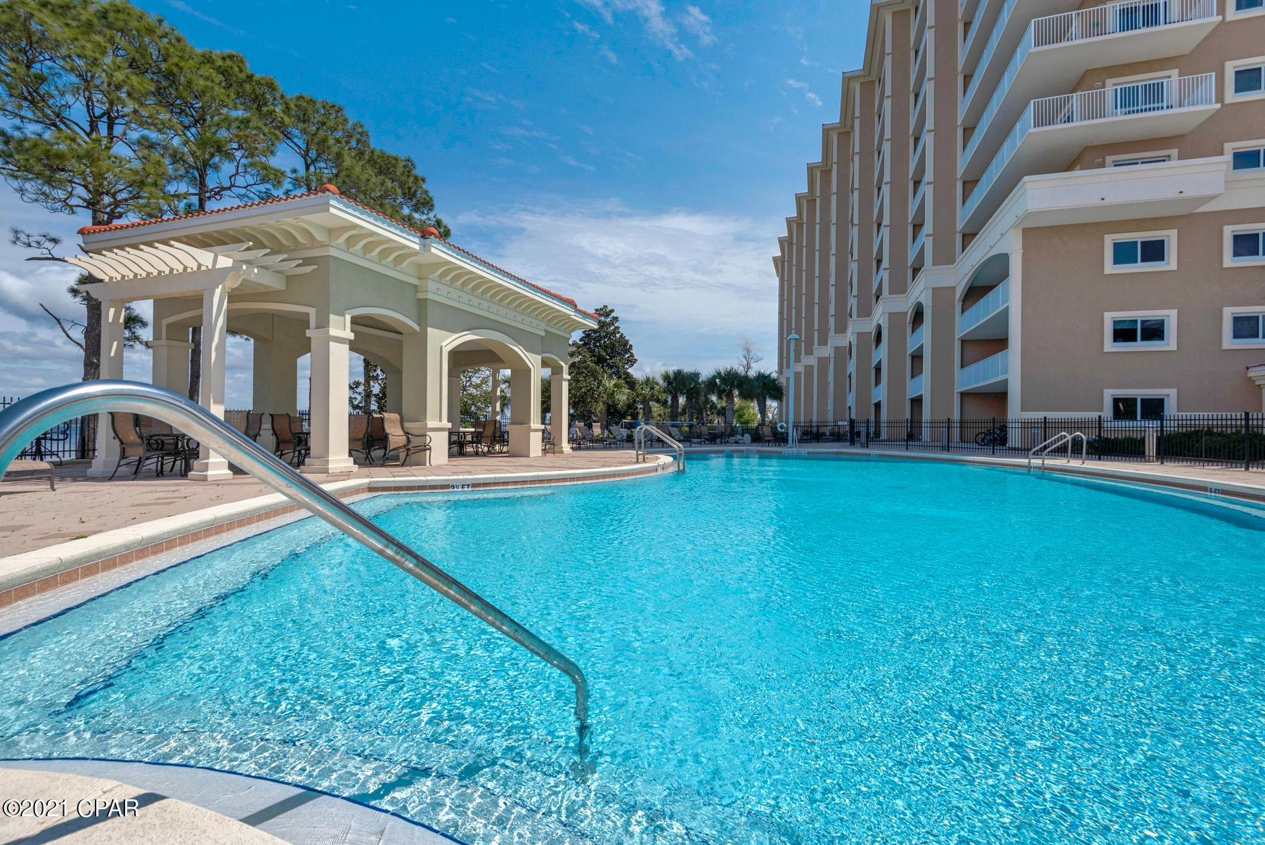 Magnolia Bay Club - Residential