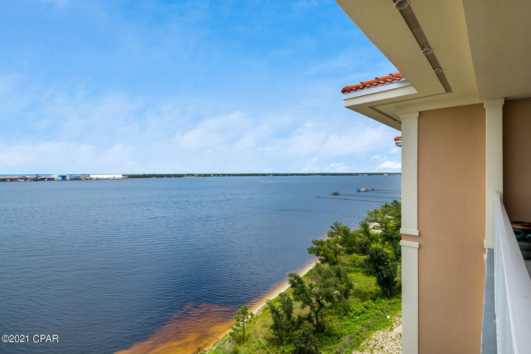 Magnolia Bay Club - Residential