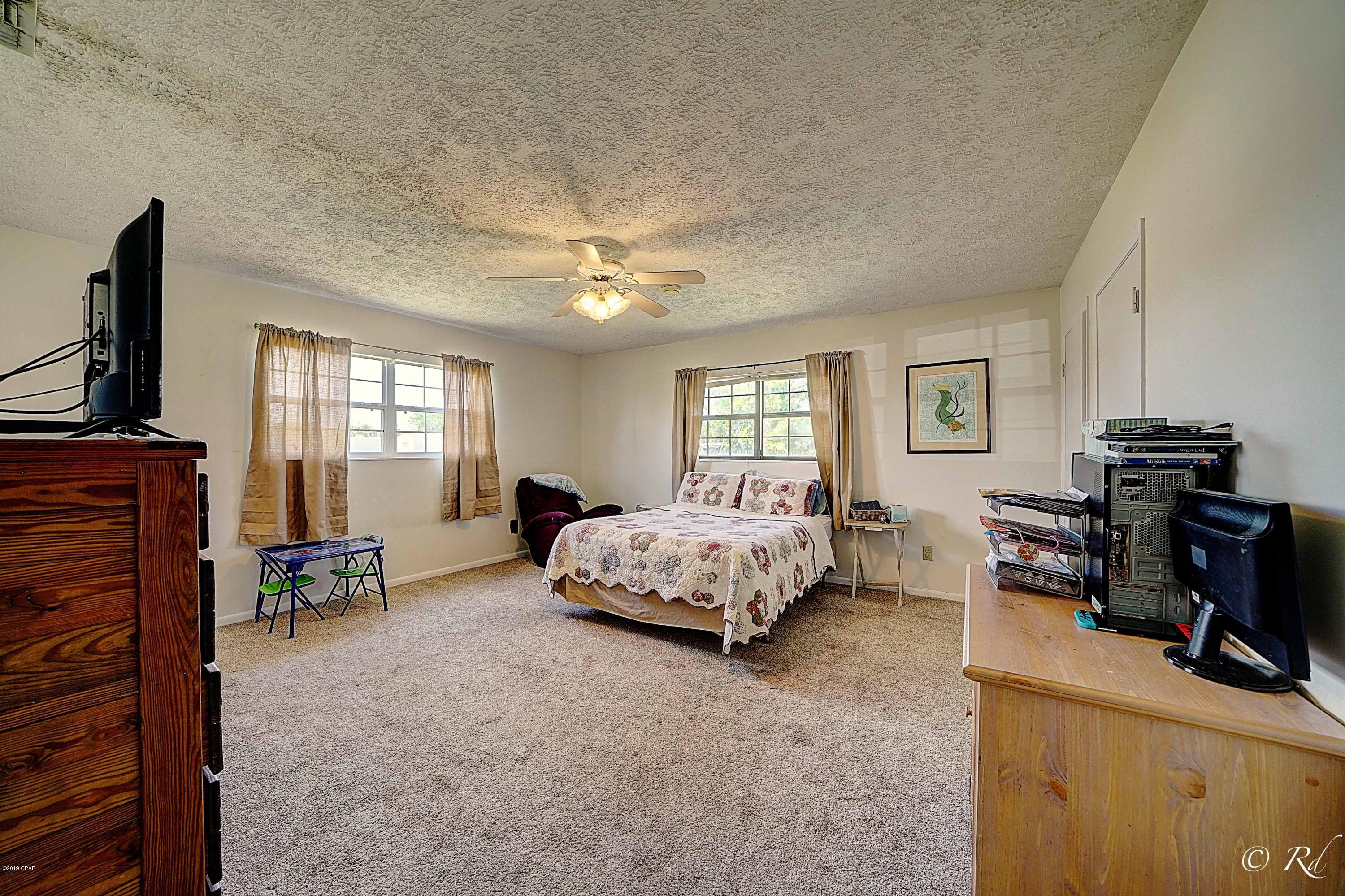 Laguna Beach Estates 7th Add - Residential