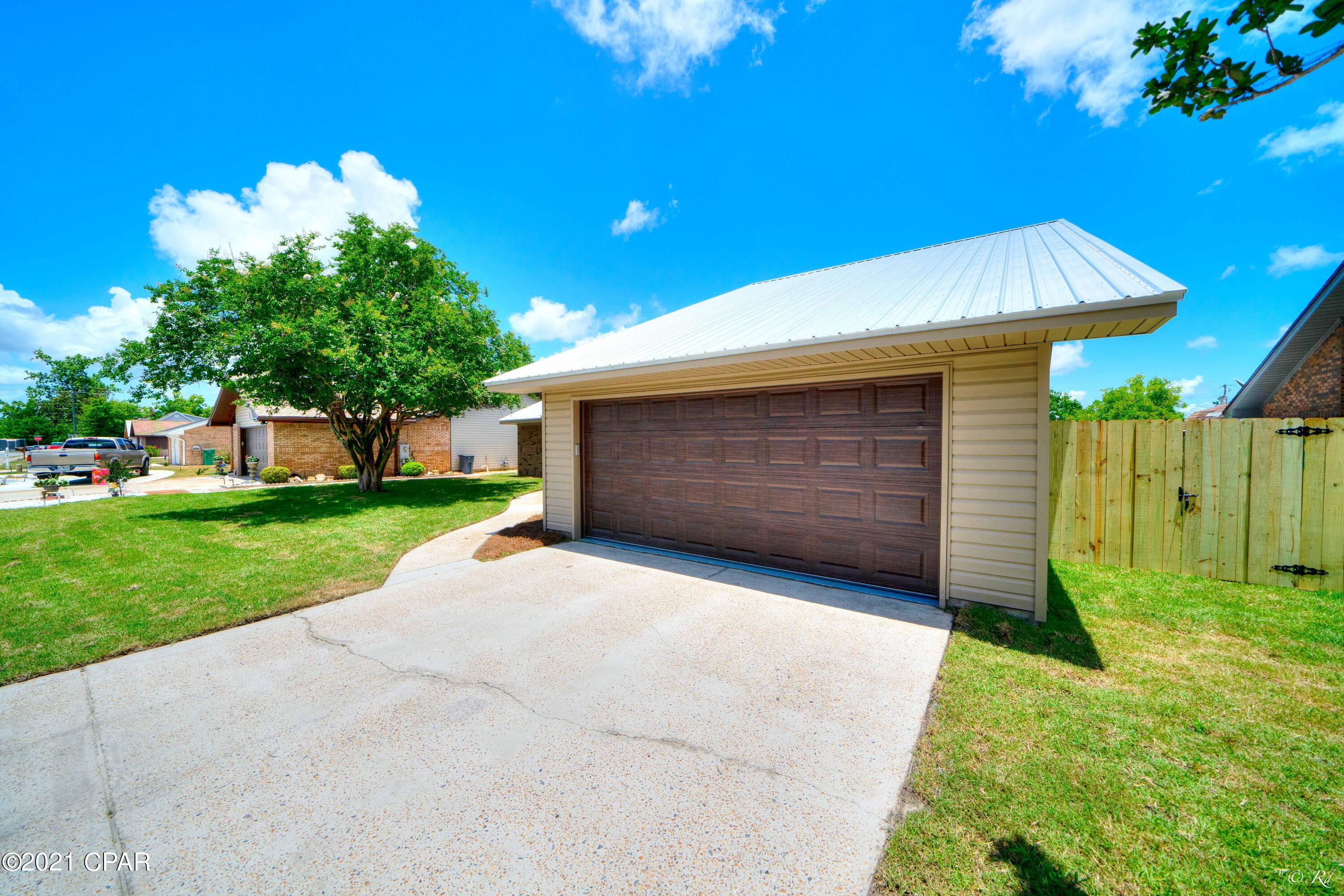 Boat Race Estates - Residential