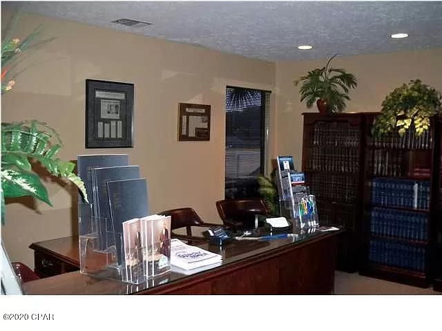 [No Recorded Subdiv] - Commercial Lease