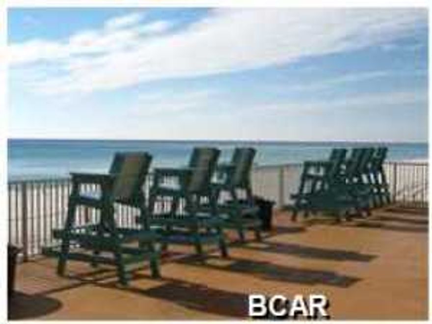 Great Studio unit at Fontaine Bleau located directly on the Gulf of Mexico with enclosed pool.