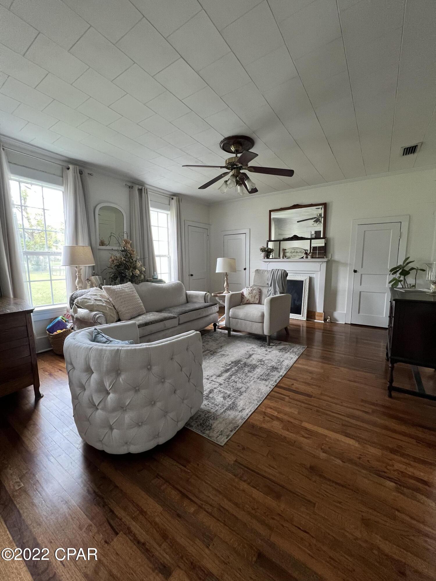 [No Recorded Subdiv] - Residential