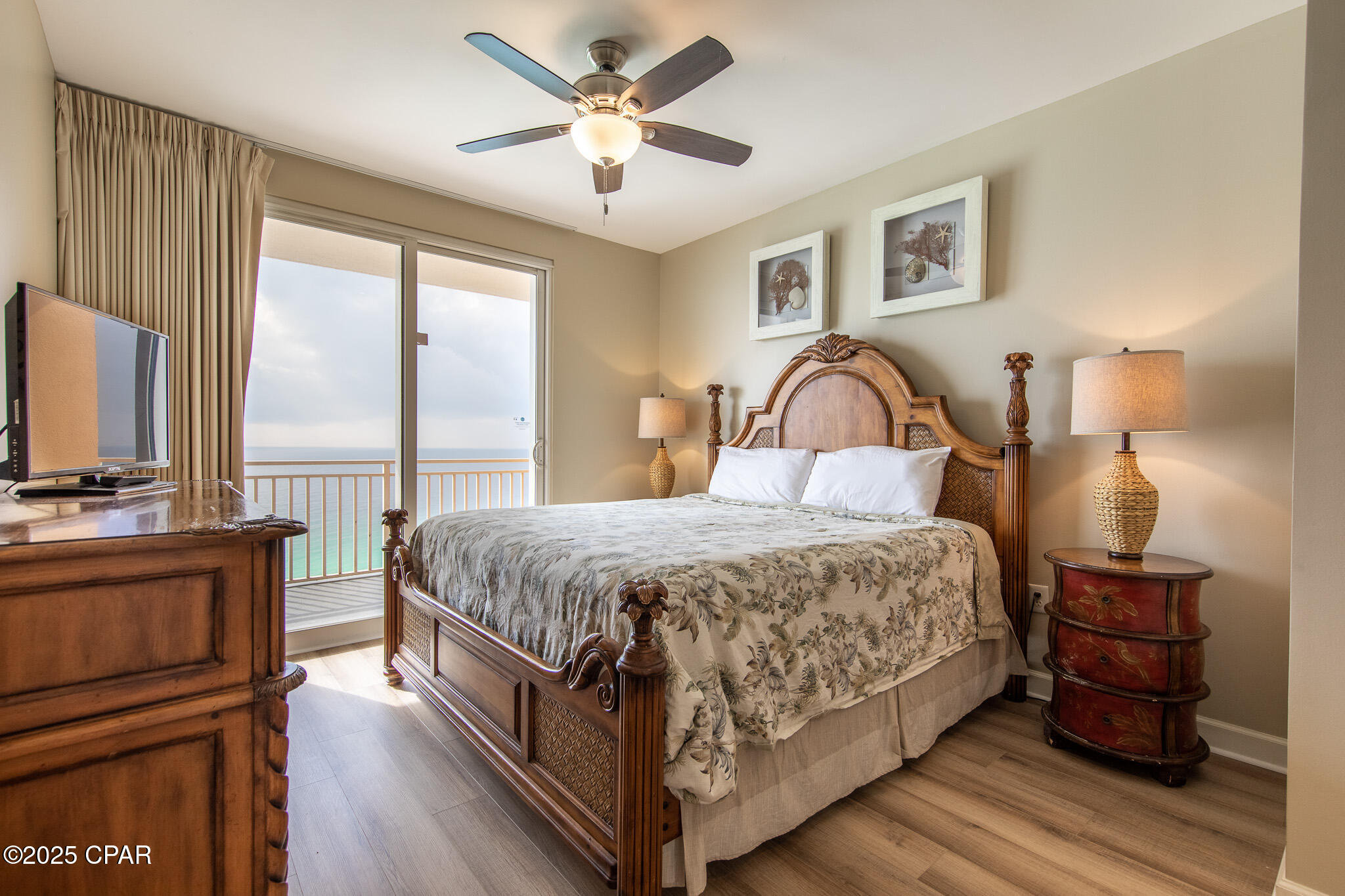 Splash Condo - Residential