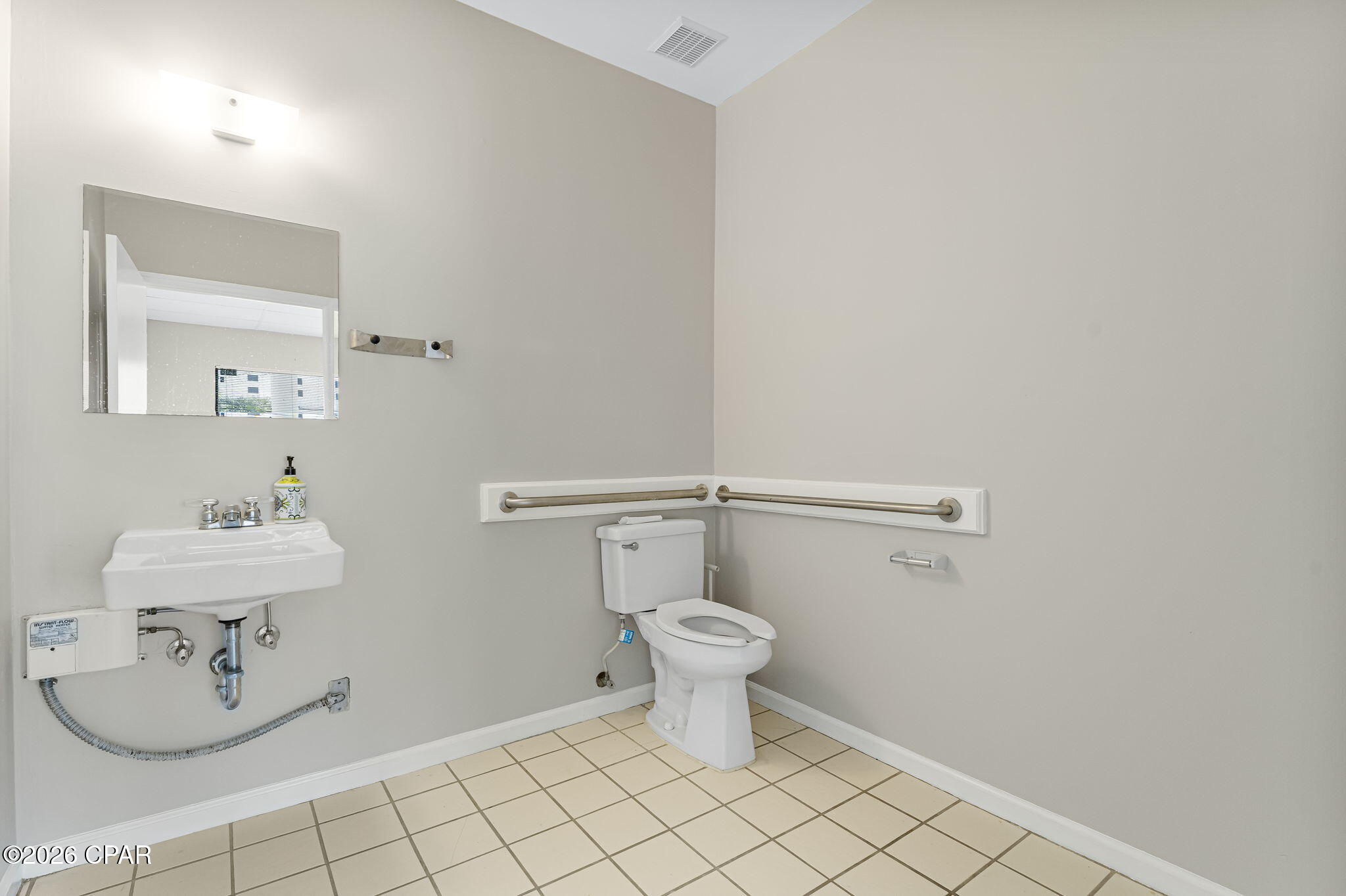 Crescent Beach Unit 1 - Commercial Lease