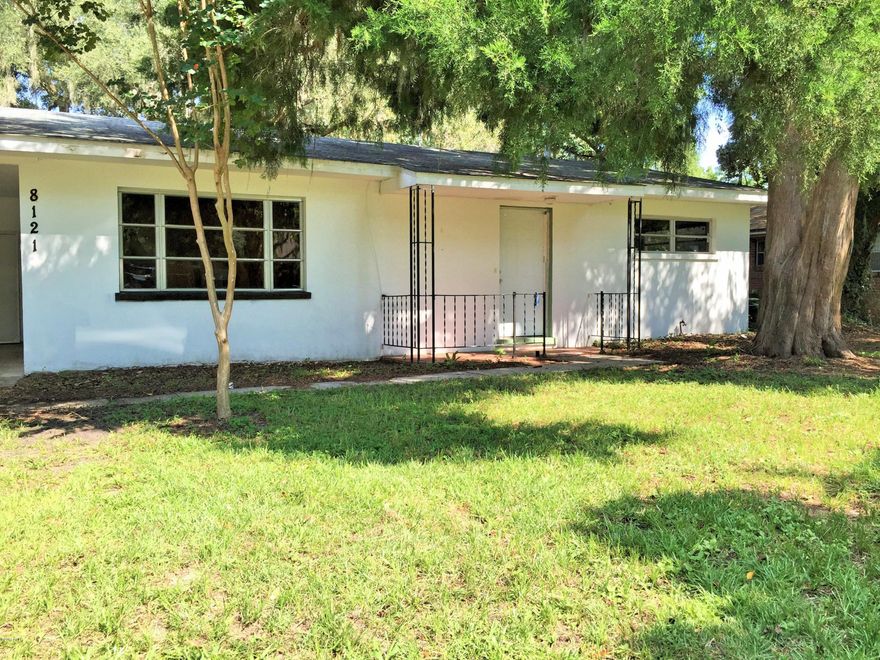 LOCATION-LOCATION-LOCATION-Great opportunity to own directly on Deerpoint Lake-This is a classic fixer-upper with 2-3 bedrooms and 2 full baths-Currently being cleaned out so excuse the dust-Use your imagination and live on the water!!