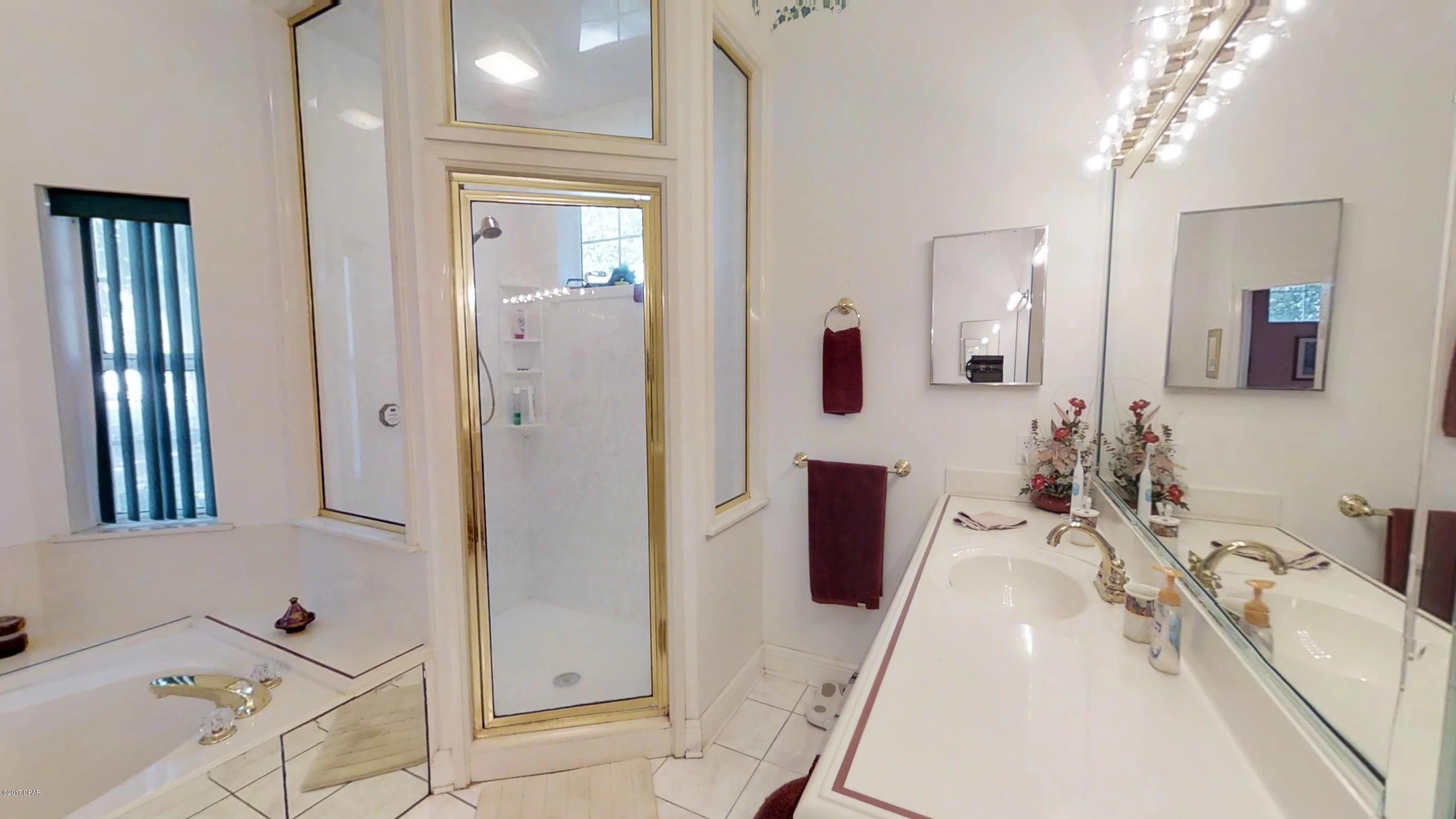 Grand Lagoon Banks - Residential