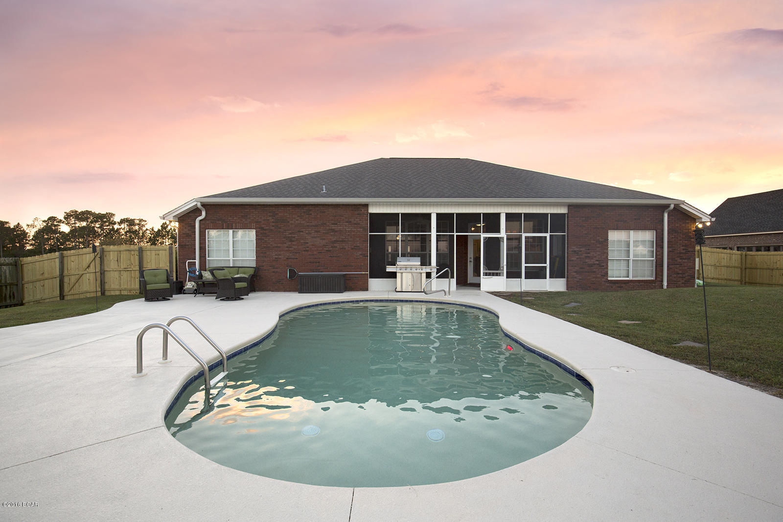 Kirkland Manor - Residential