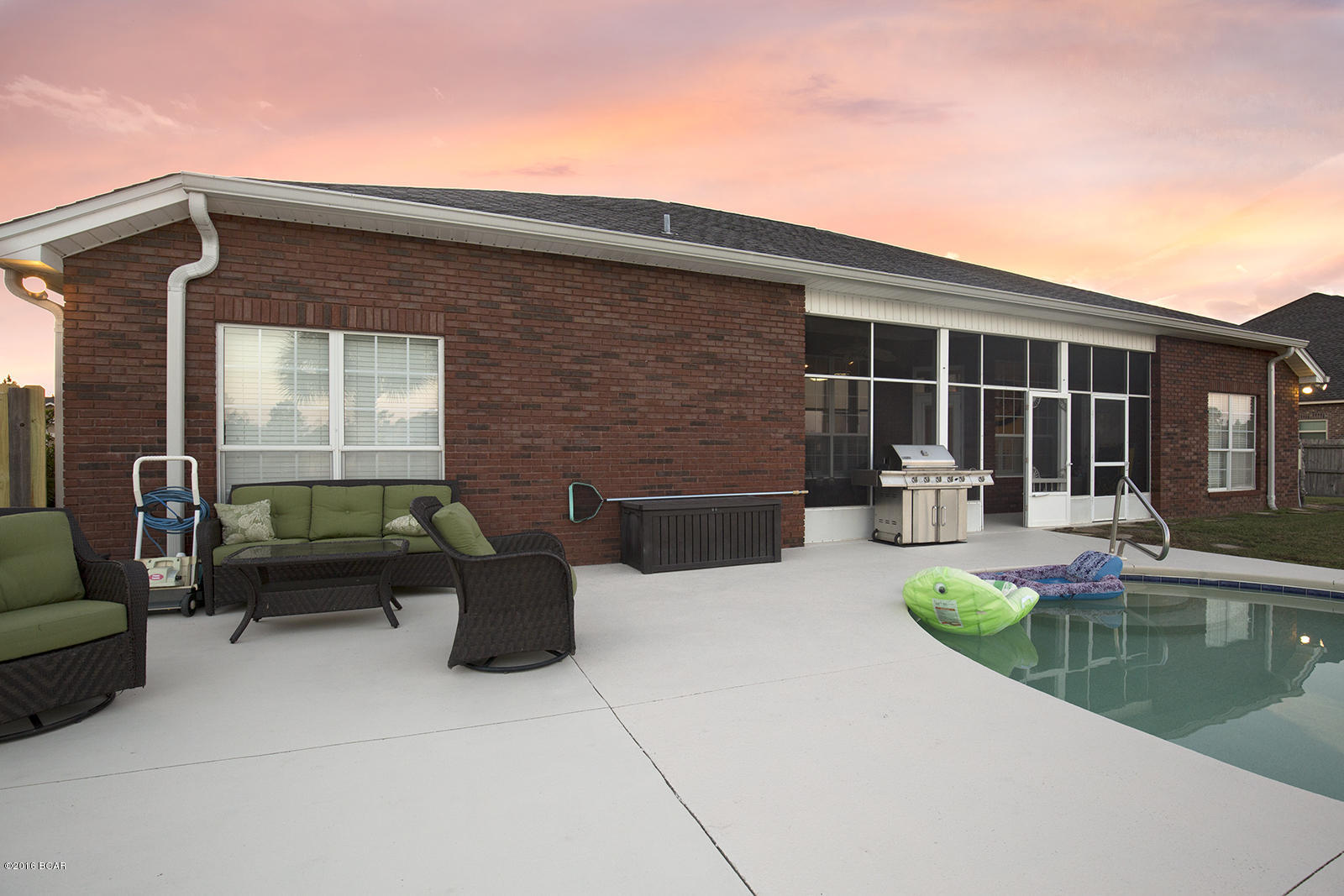 Kirkland Manor - Residential