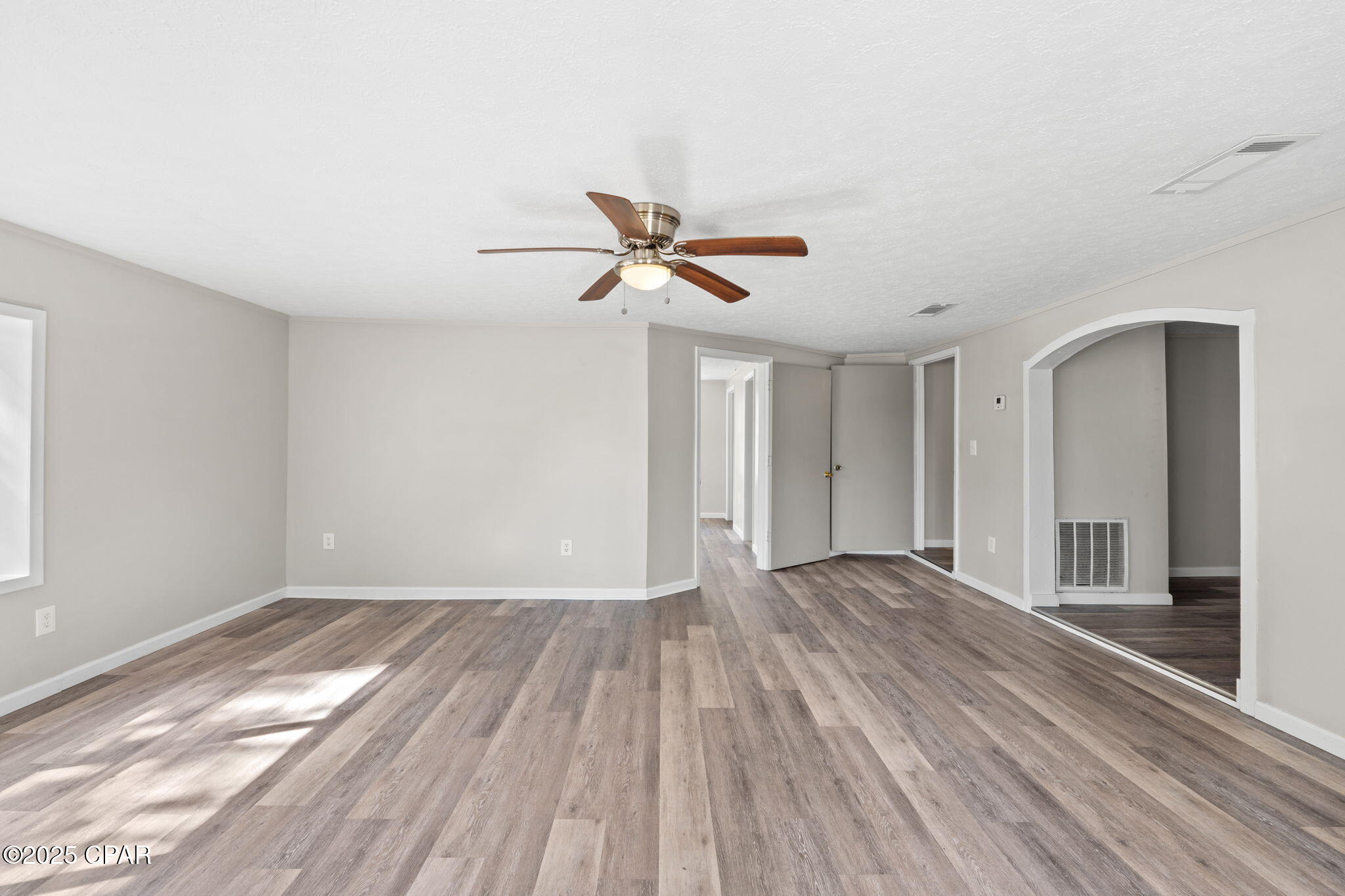 [No Recorded Subdiv] - Commercial Sale