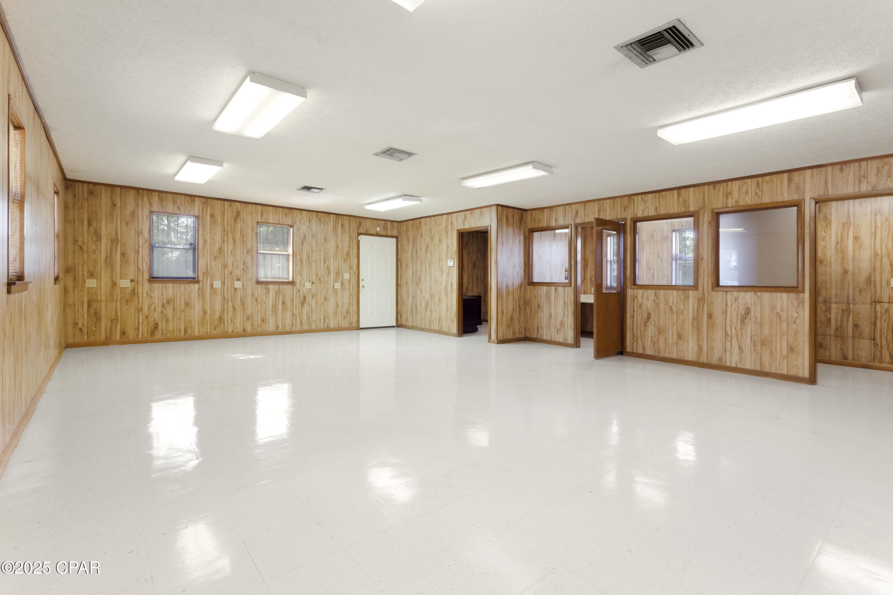 Skyland - Commercial Sale