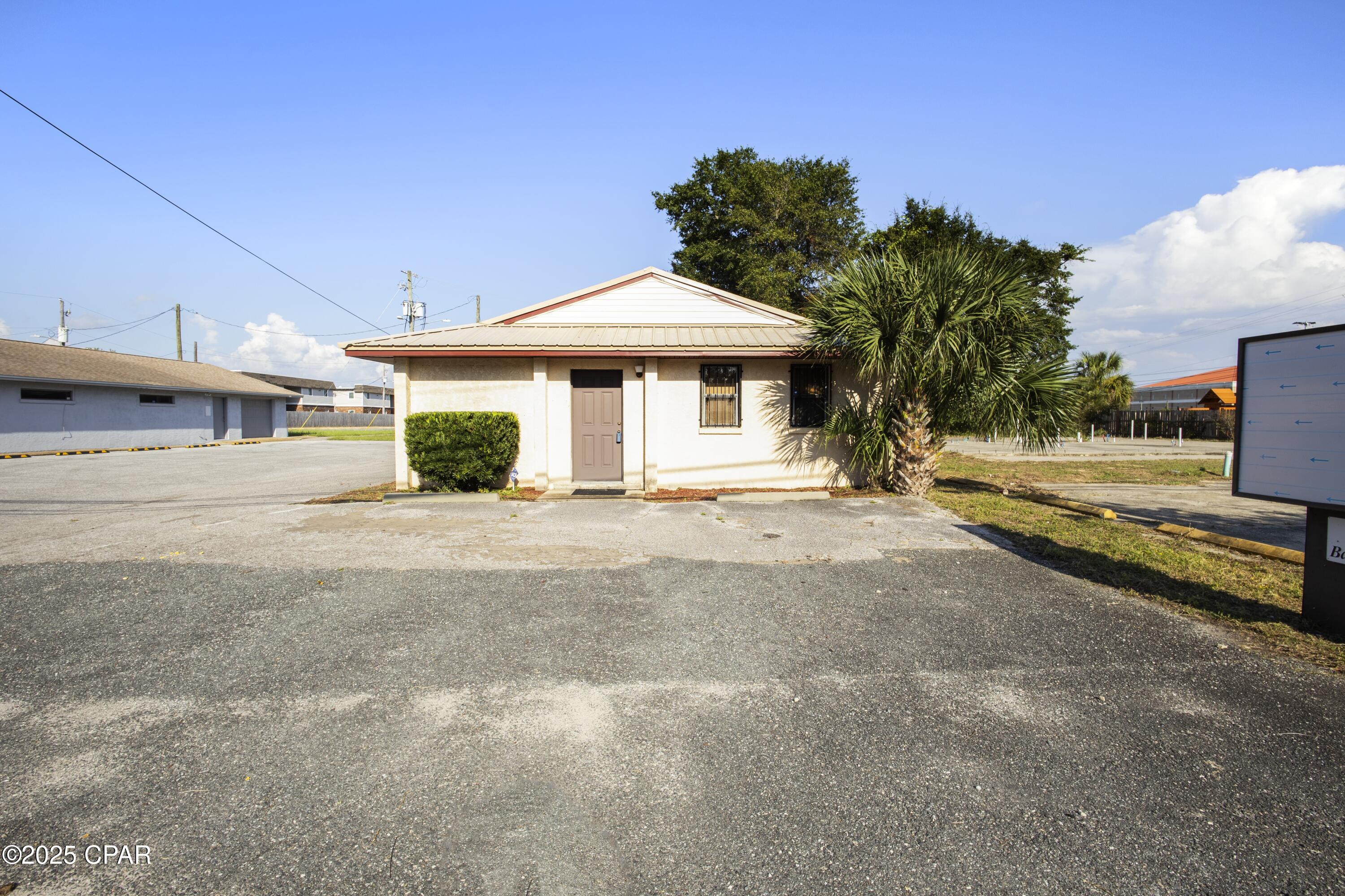 Skyland - Commercial Sale