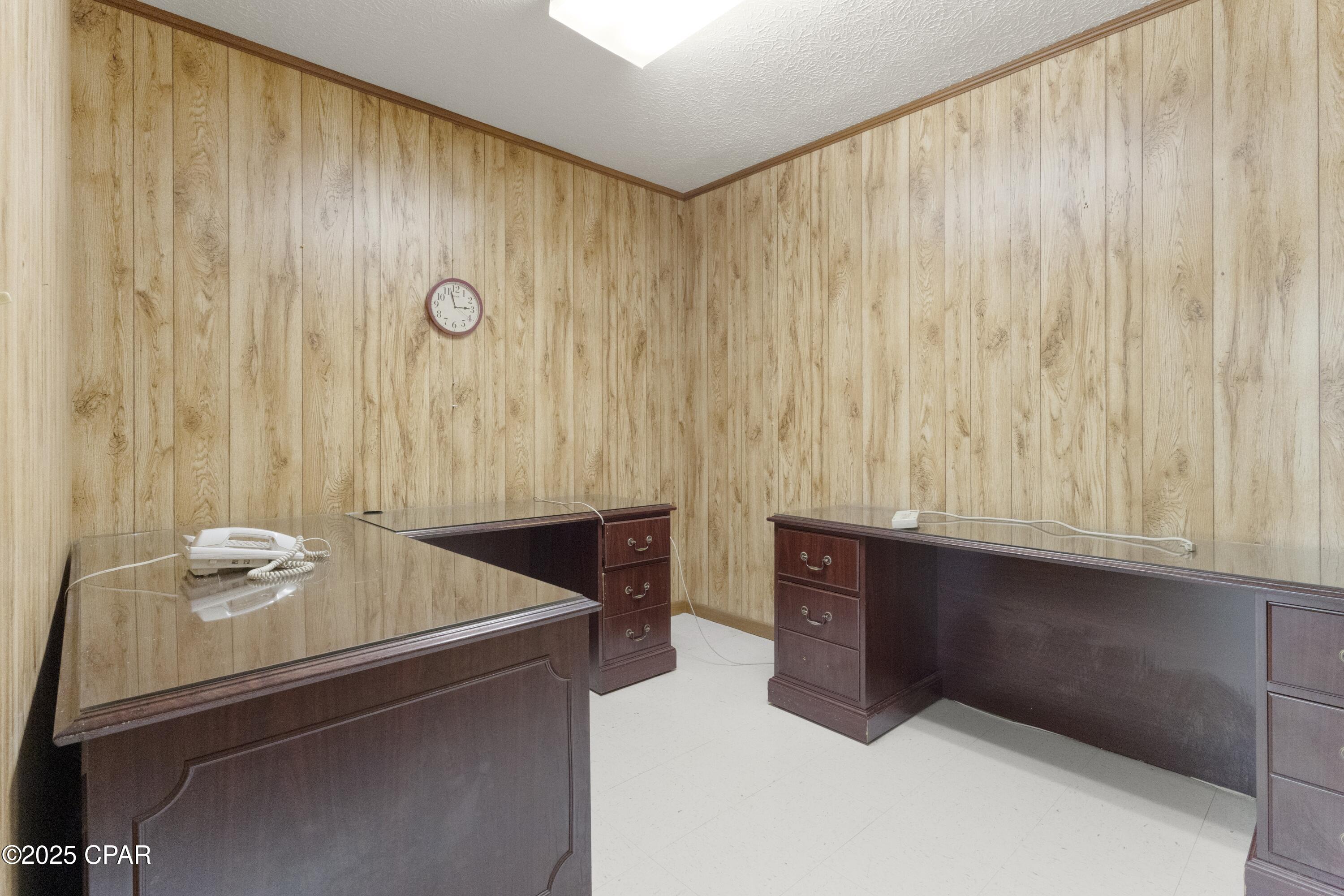 Skyland - Commercial Sale