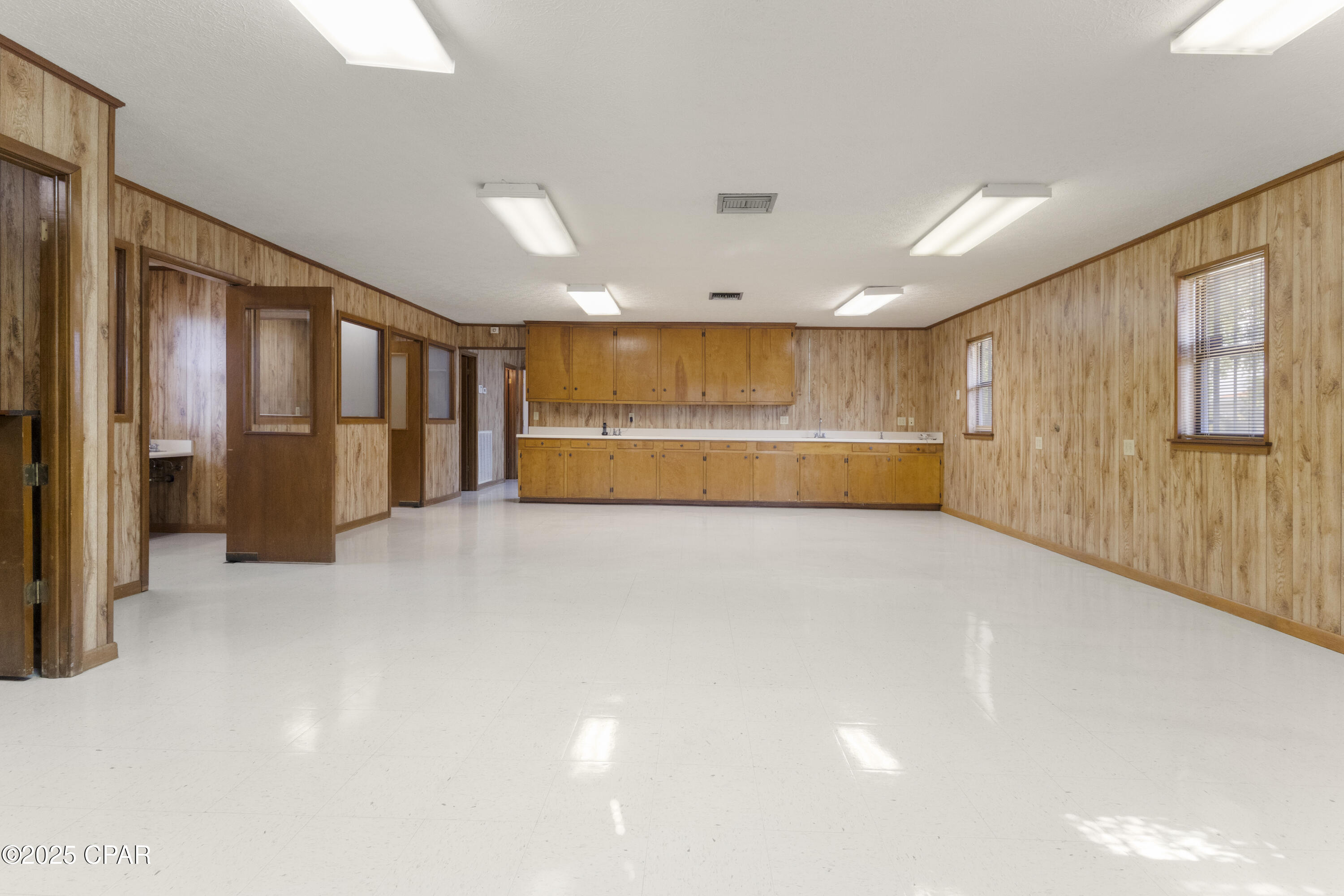 Skyland - Commercial Sale