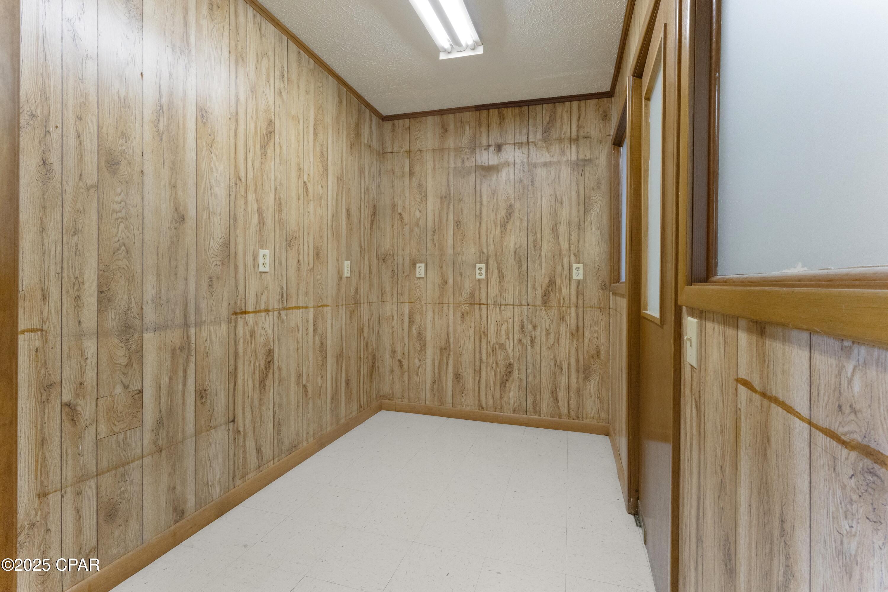 Skyland - Commercial Sale