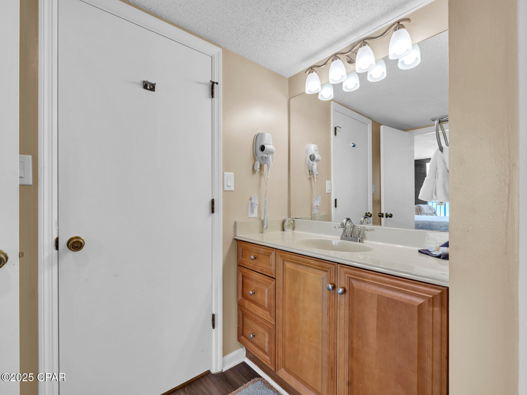 Seachase Condo - Residential