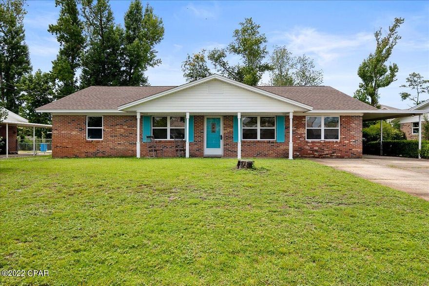 Nice brick 4 bedroom  home in Lynn Haven near schools, shopping and restaurants . Just under 2,000 square feet  and situated on quiet cul de sac. 

Quiet and peaceful yard with the house featuring a large florida room with brick fireplace.