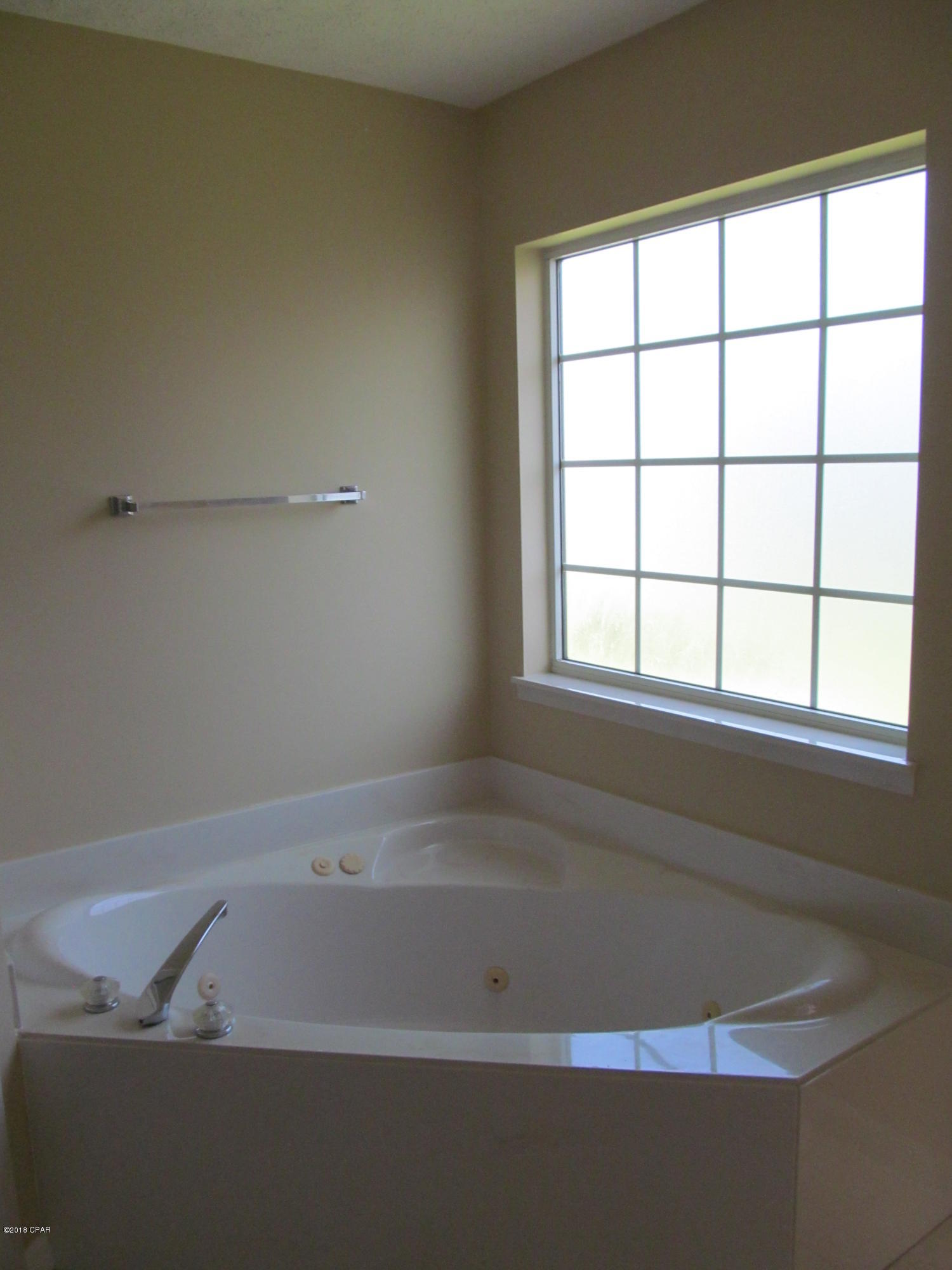 Hidden Pines Phase I - Residential Lease