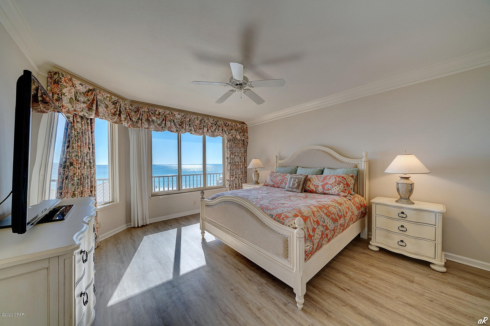 Summerwinds Condo - Residential