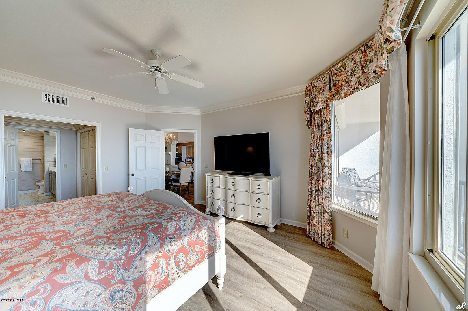 Summerwinds Condo - Residential