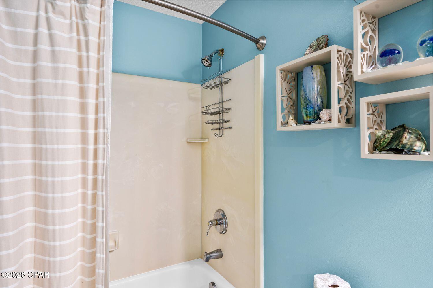 Tropic Winds - Residential