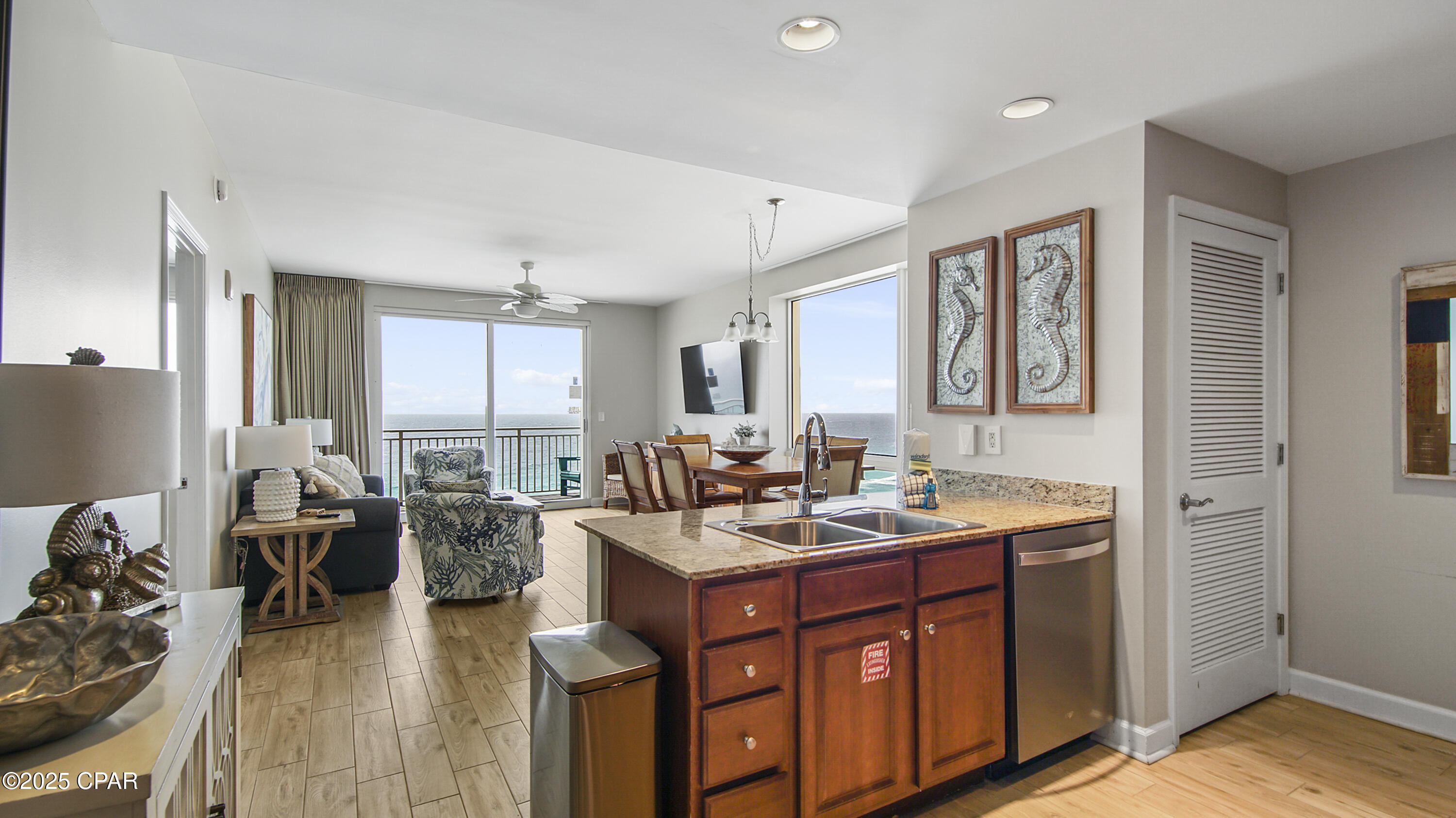 Splash Condo - Residential