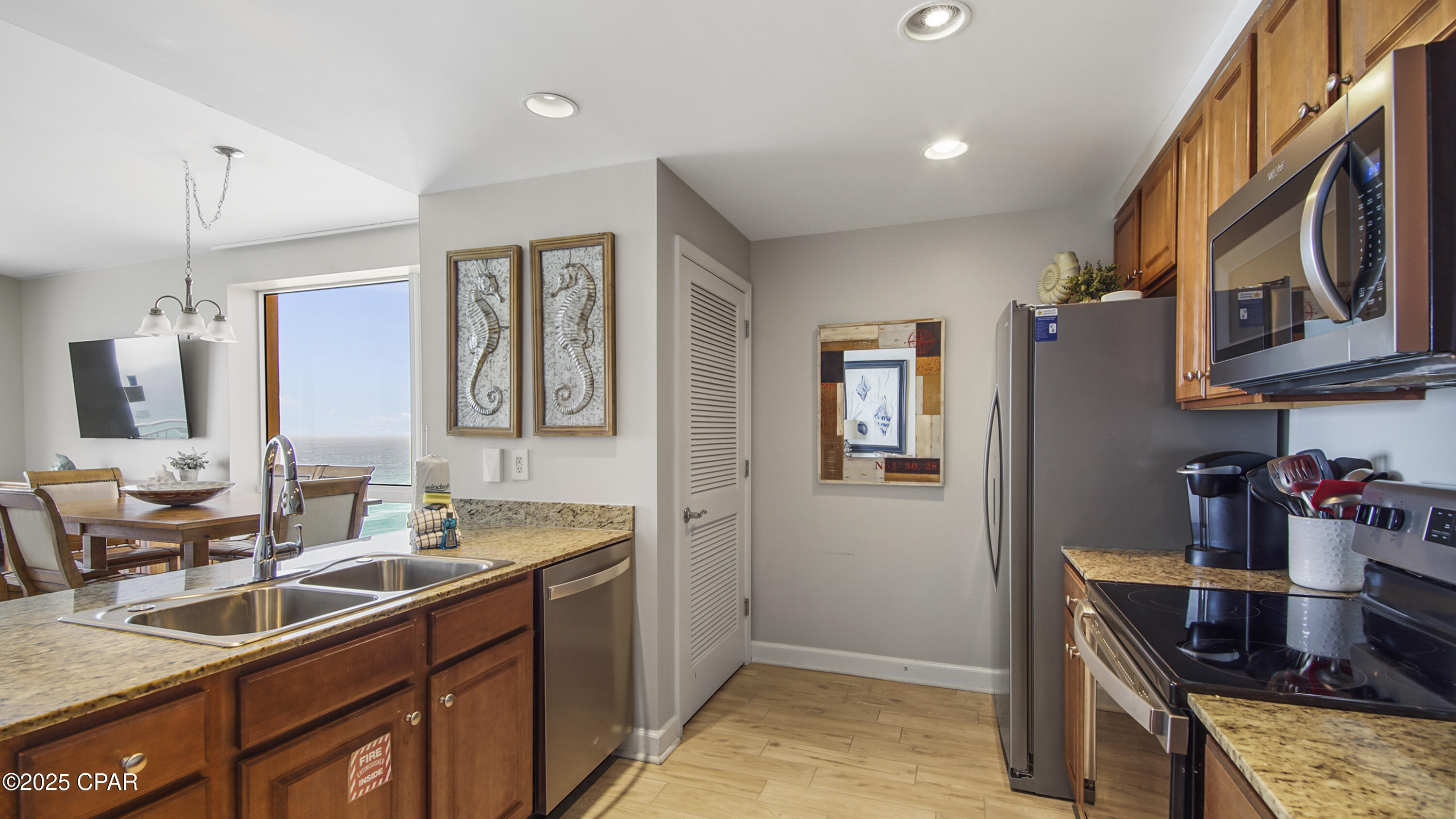 Splash Condo - Residential