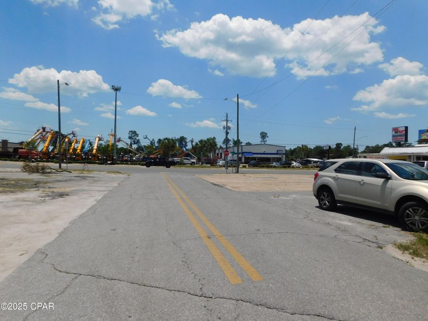 Commercial property ready to build on.

 144 ft. road frontage.
 Zoned GC2, Offices, small,,  business shops .
 Very convenient to 15th St. 
 Has water, Power, all available.
Level lot. just off 15th St.