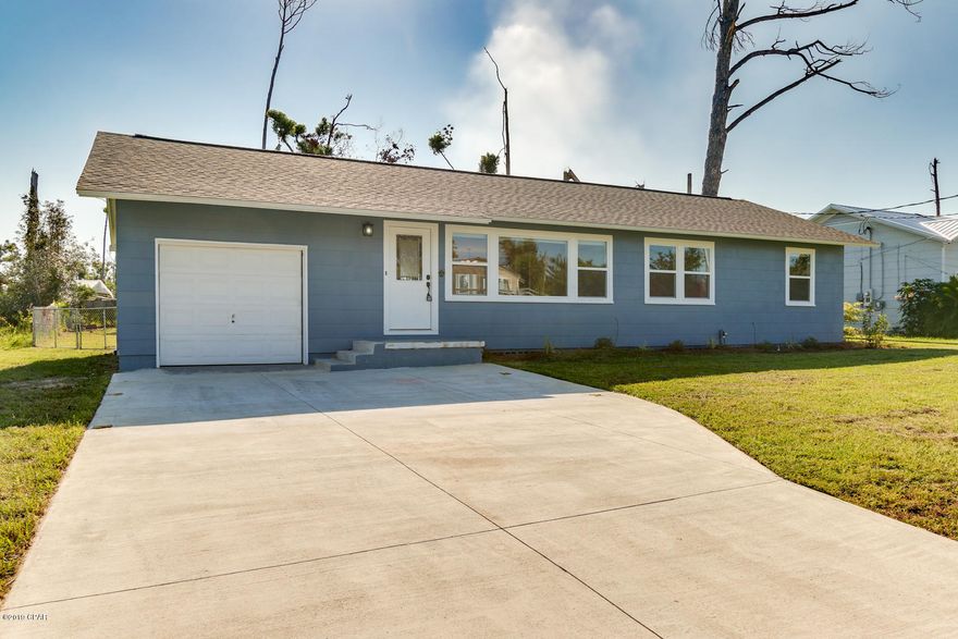 Check out this Remarkable Craftsman Home, totally updated and ready to move in! 3 bedroom, 2 bath featuring classic hardwood floors, granite counter tops, stainless steel appliances, and many more beautiful upgrades. This house is a must see and won't last long! Cove living at its finest!