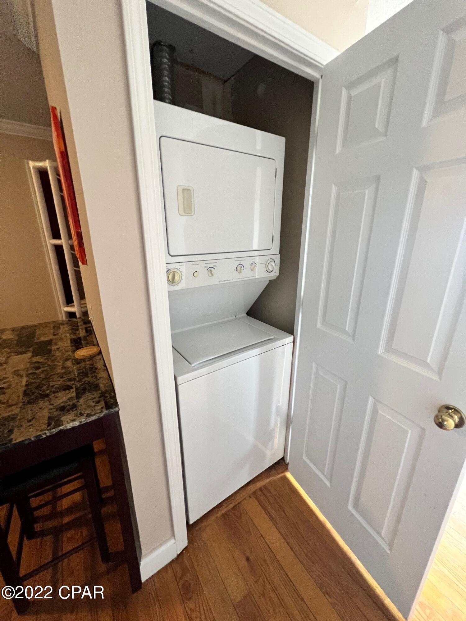 Lazy Daze Condo. - Residential