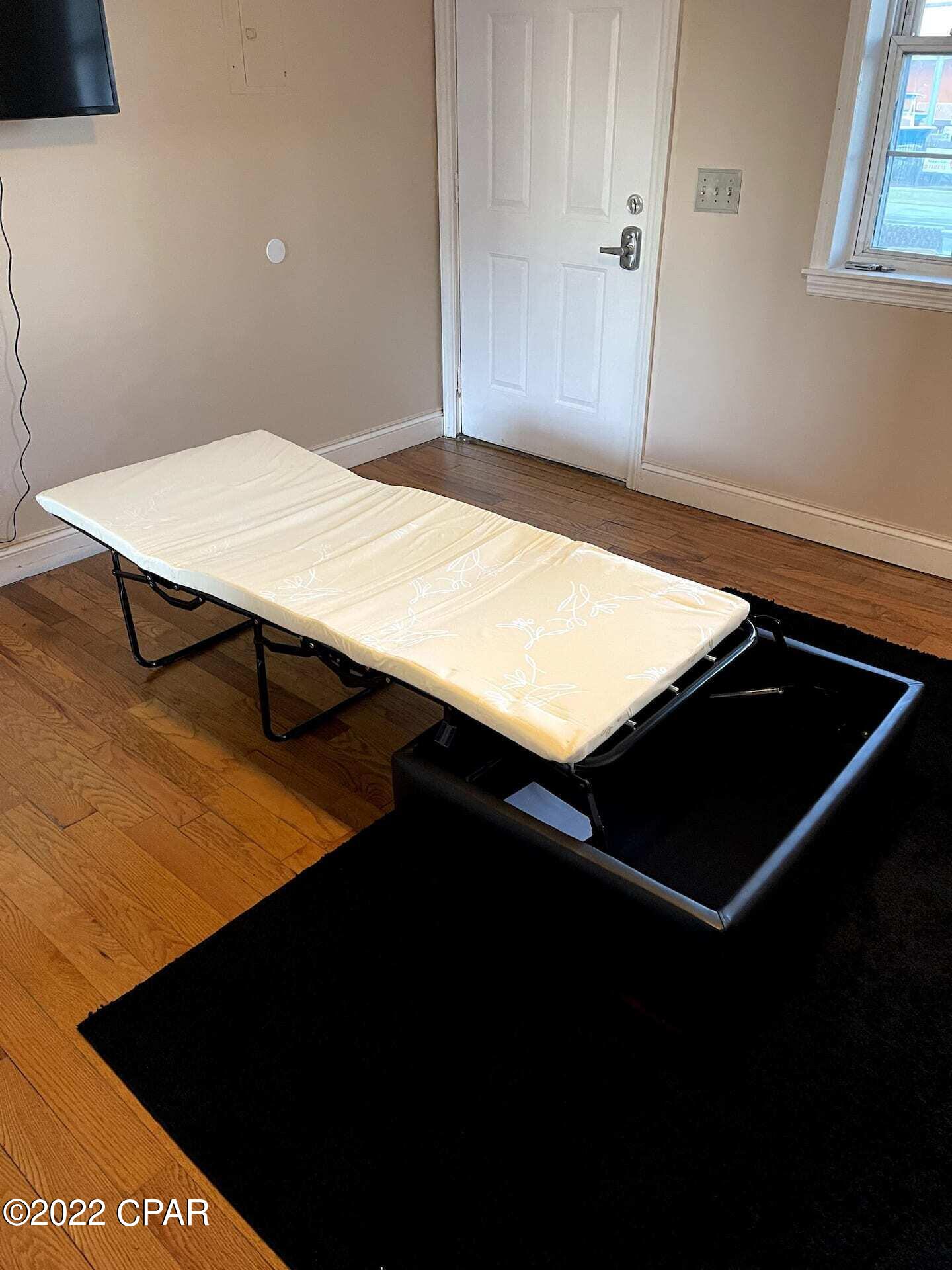 Lazy Daze Condo. - Residential