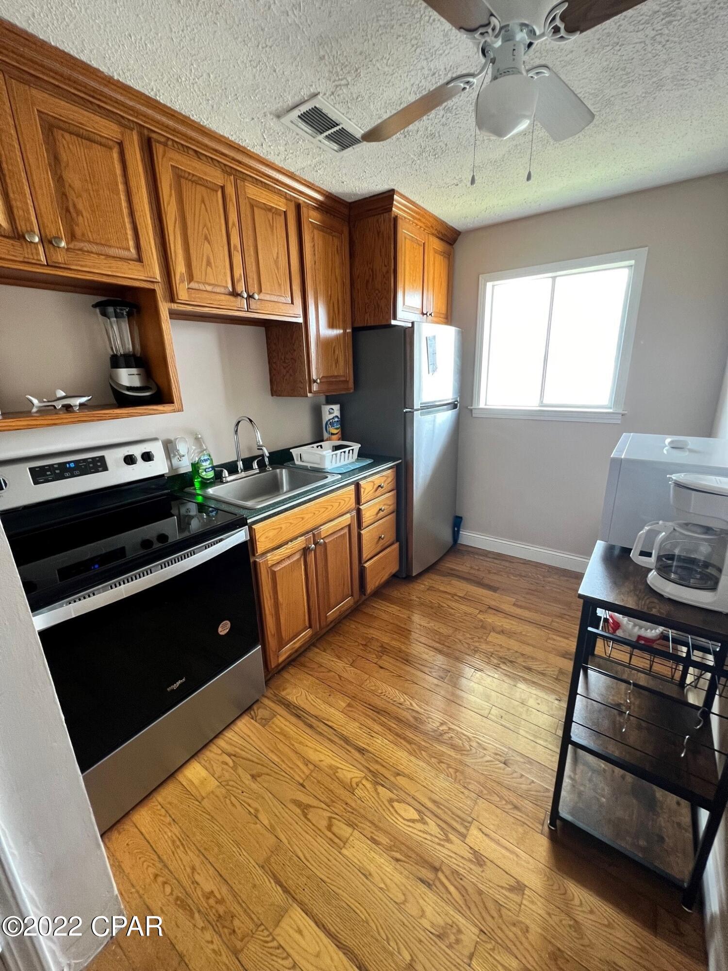 Lazy Daze Condo. - Residential