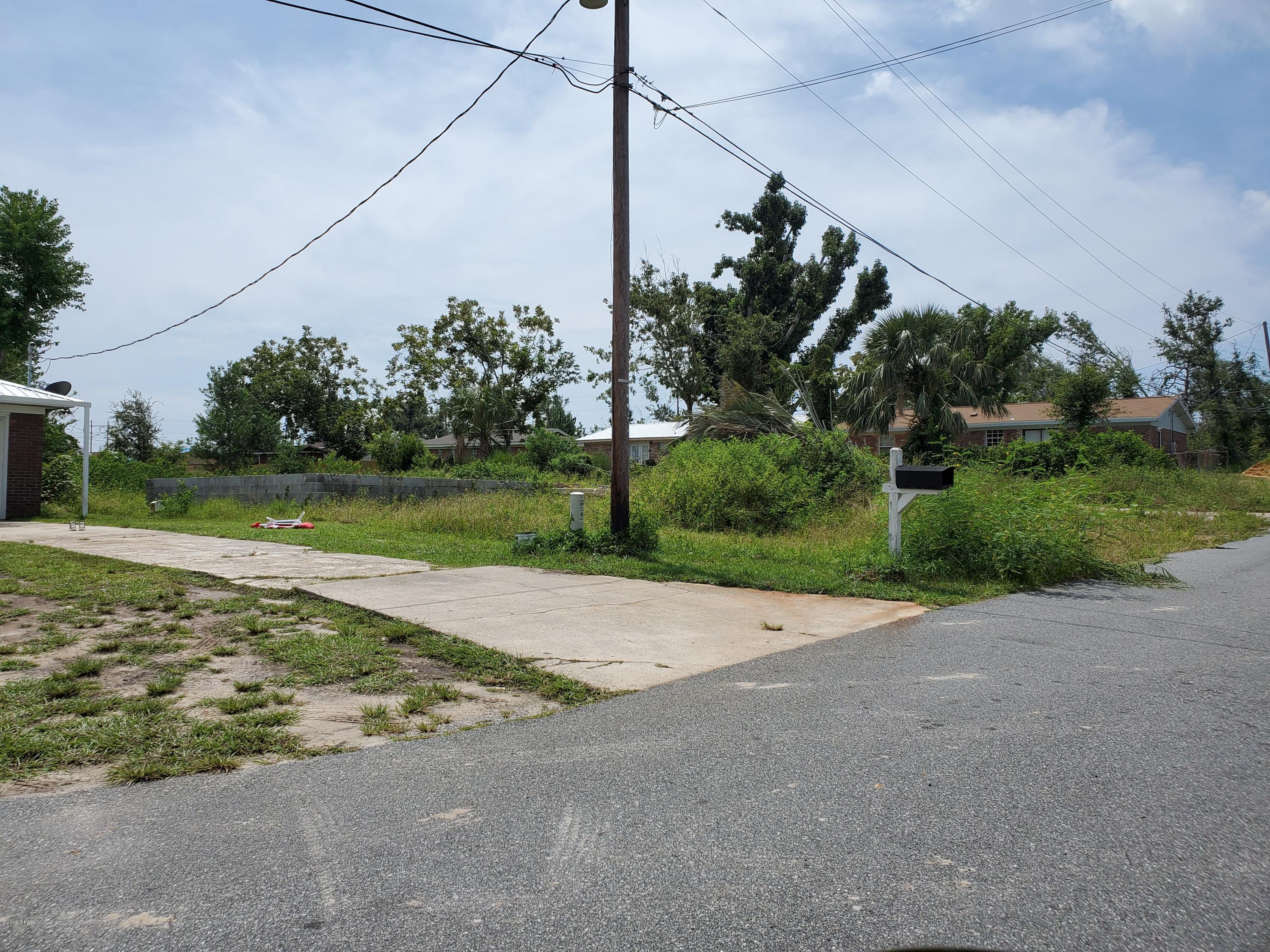 Towne & Country Lake Estates - Land