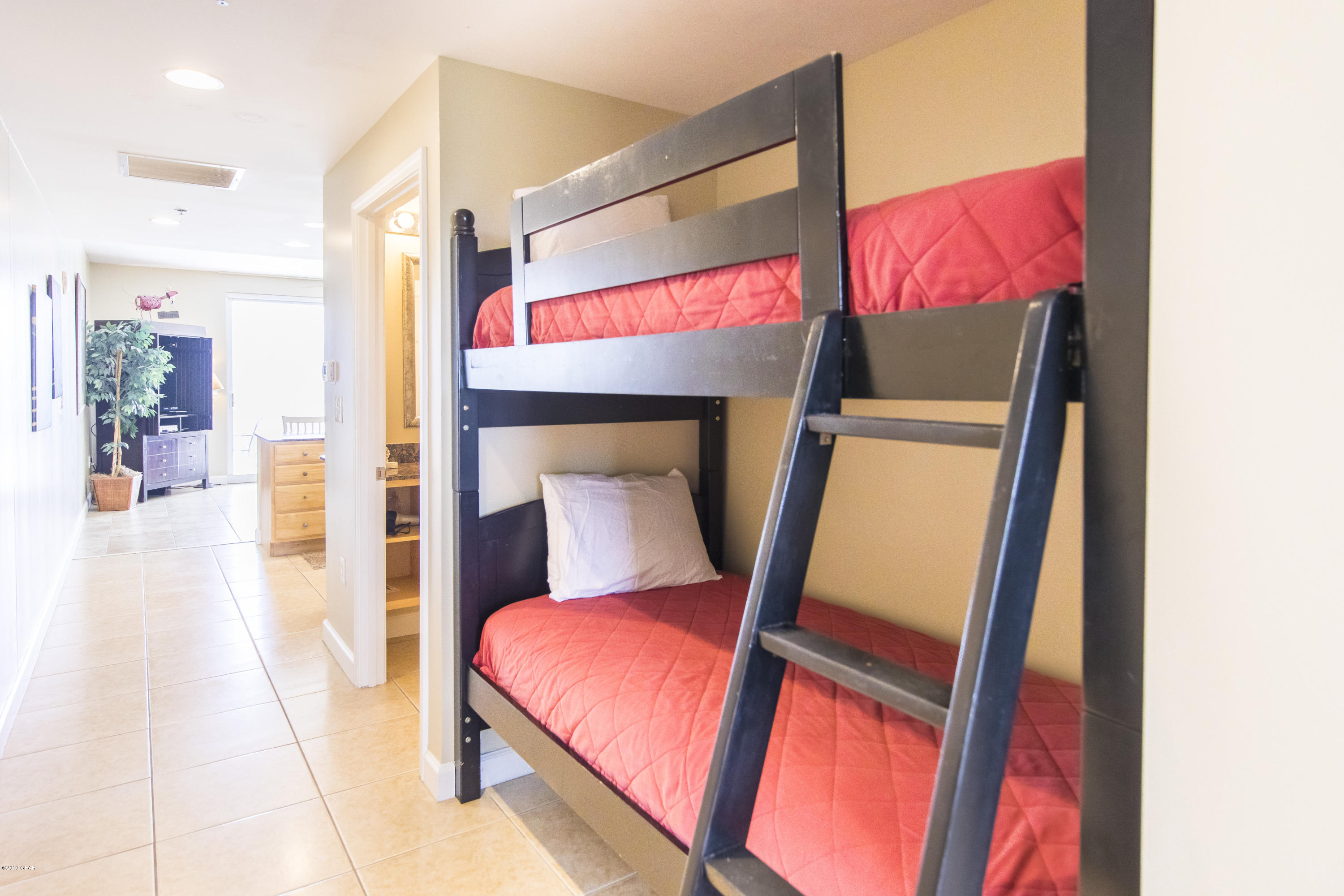 Splash Condo - Residential