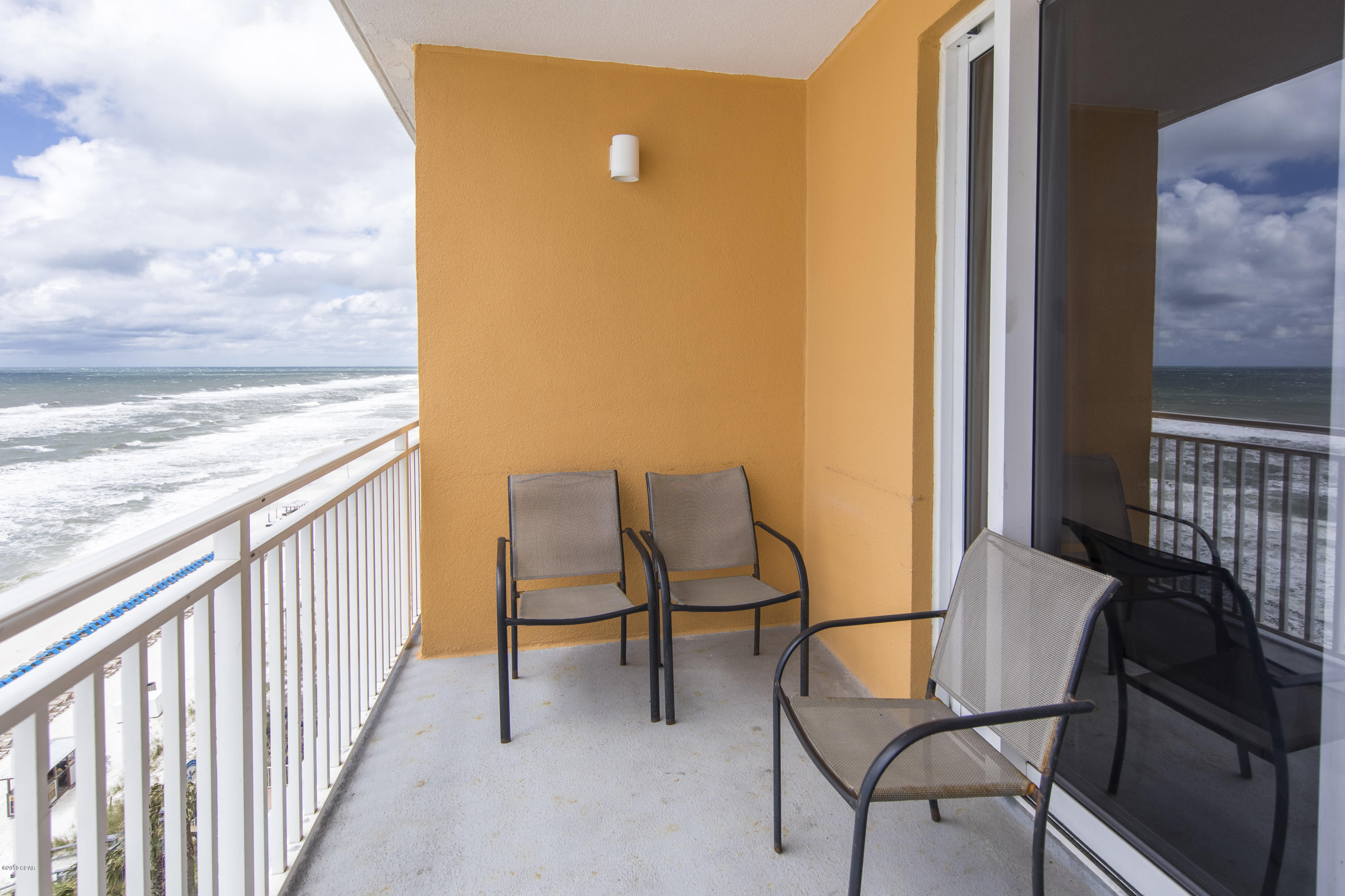 Splash Condo - Residential