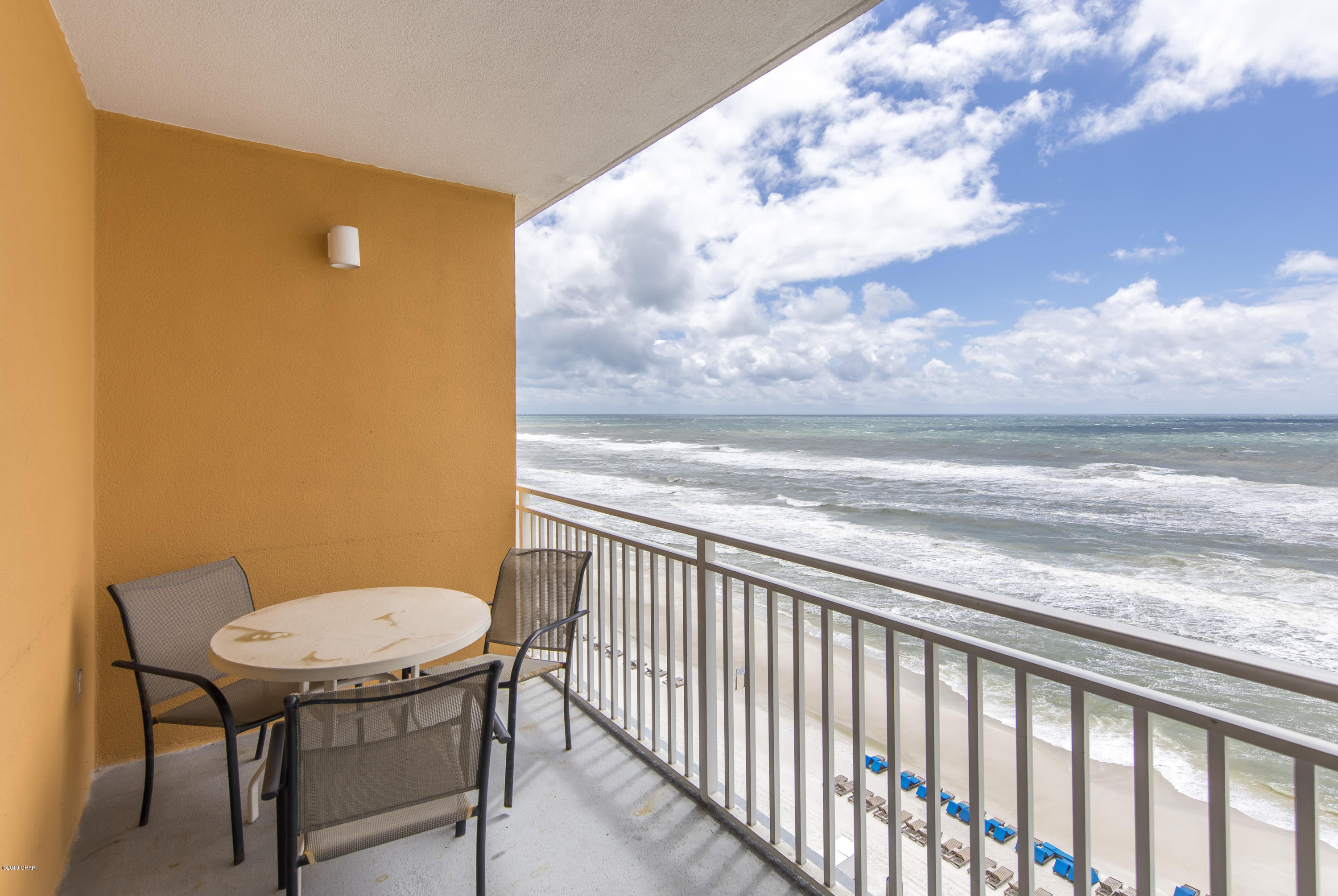 Splash Condo - Residential