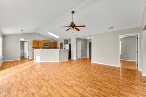 A home in Defuniak Springs