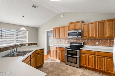 A home in Defuniak Springs