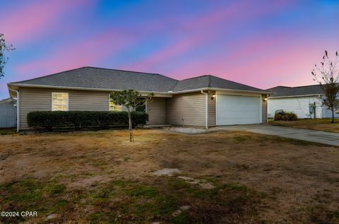 A home in Defuniak Springs