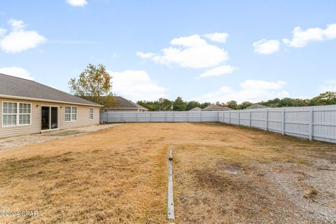 A home in Defuniak Springs