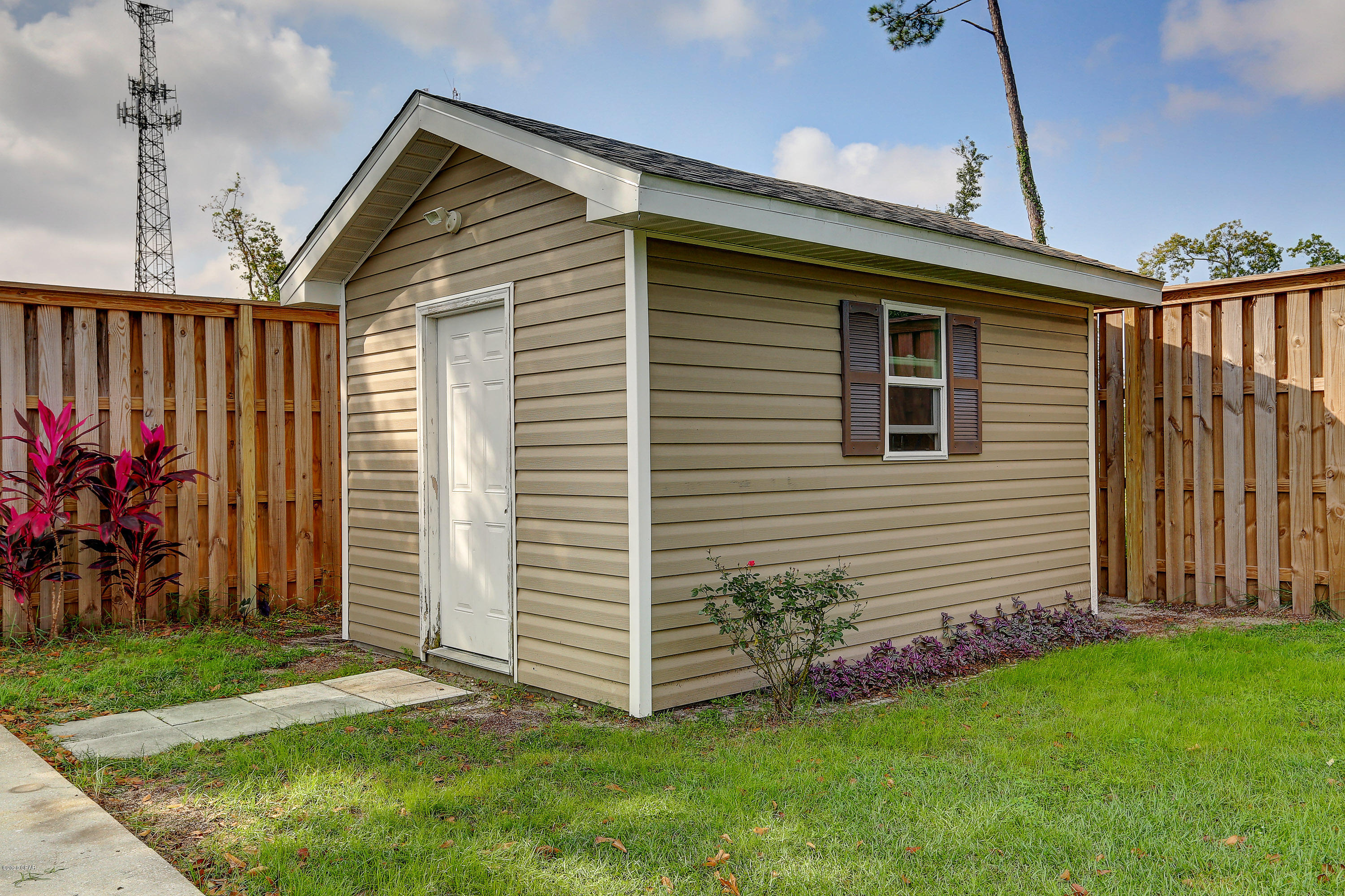 Pine Forest Est Ph 1 - Residential