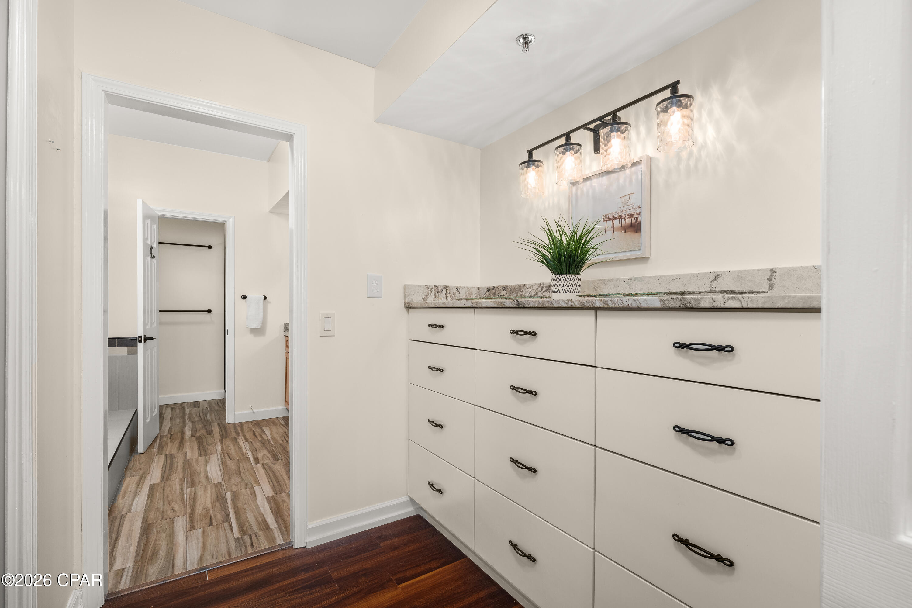 Summerwinds Condo - Residential