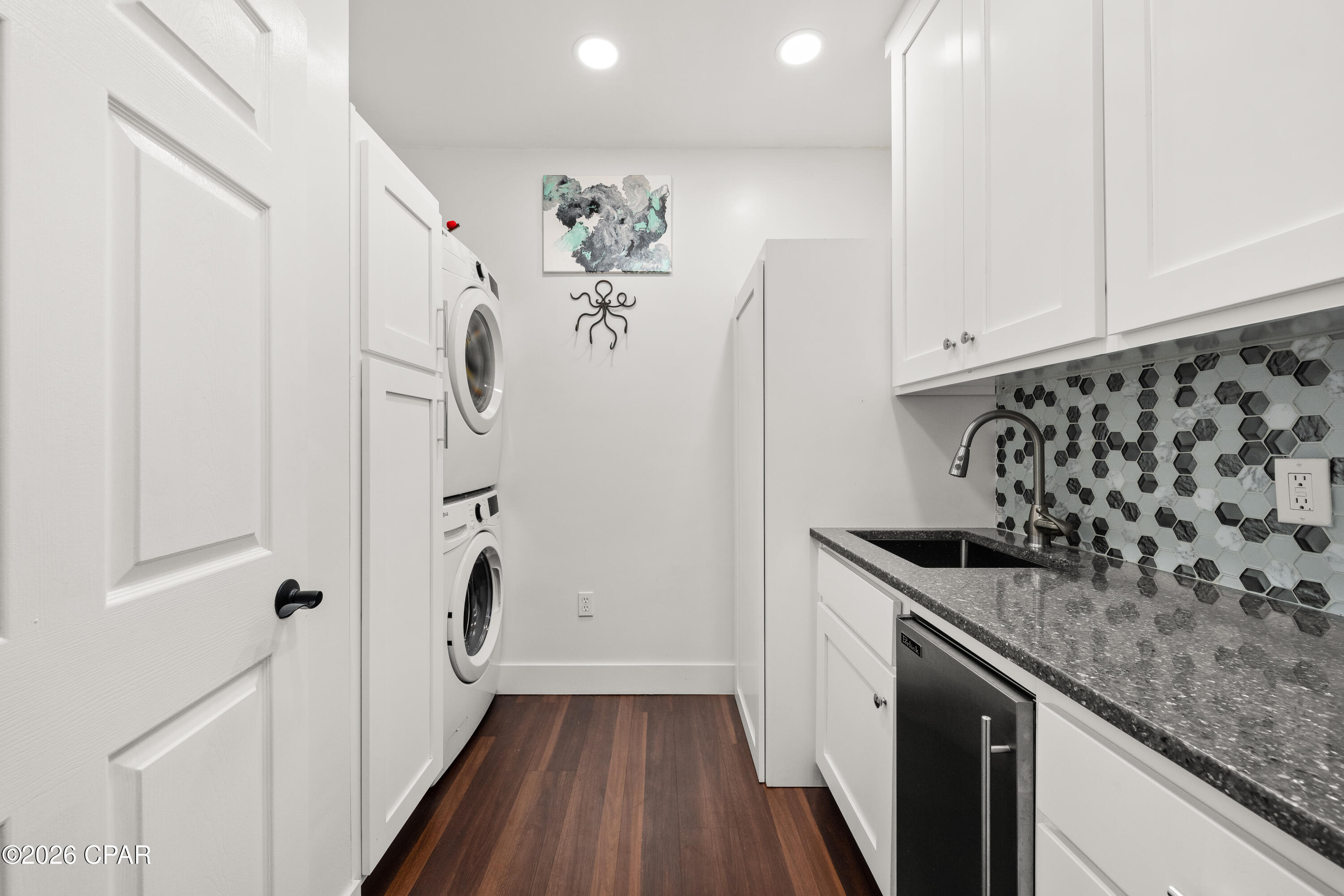 Summerwinds Condo - Residential