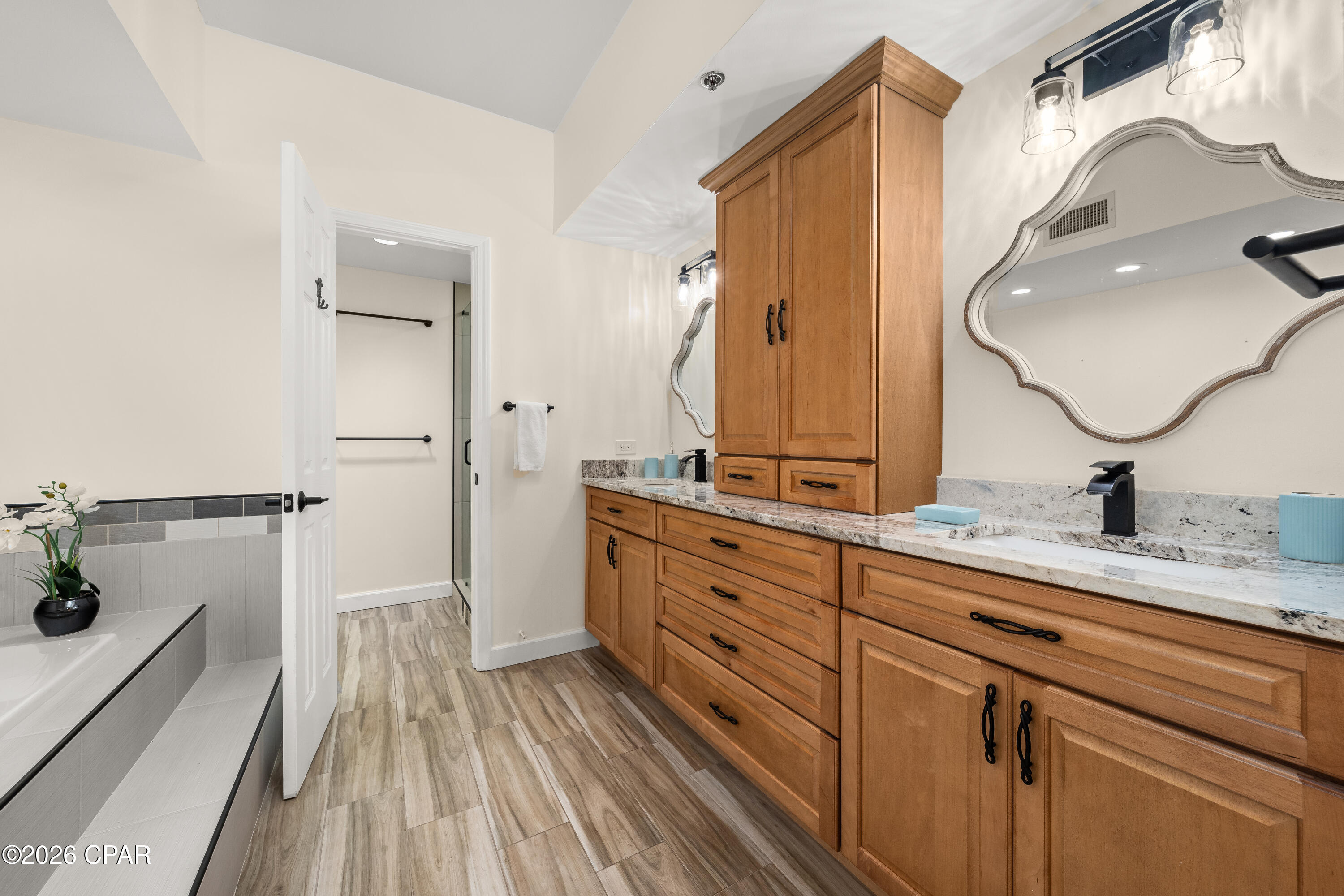 Summerwinds Condo - Residential