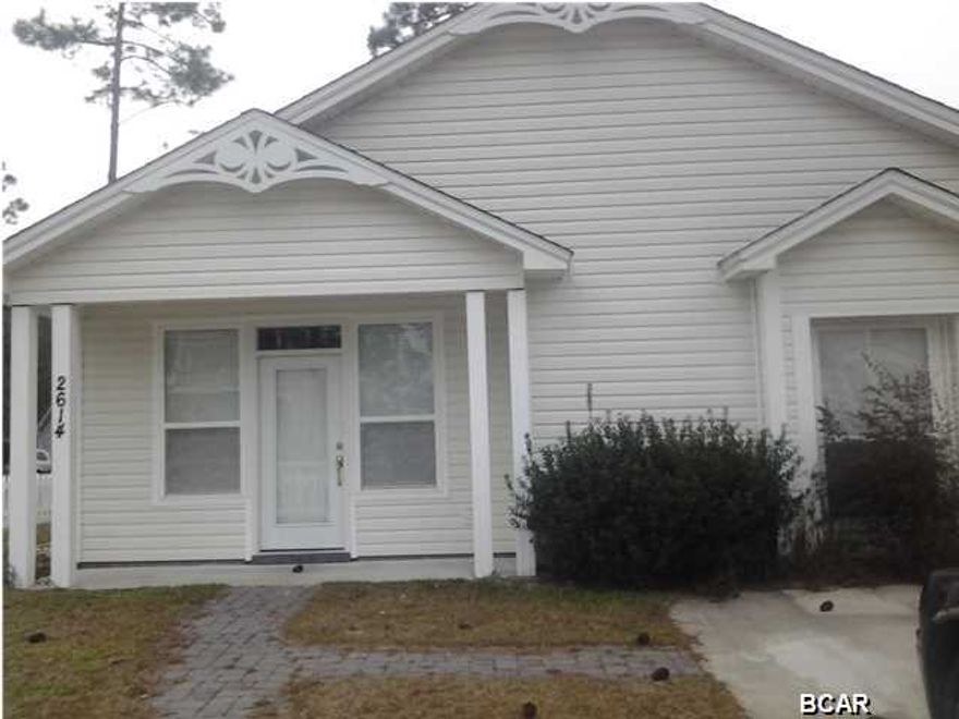 Don't miss out on this 3 bedroom 2 full bath rental home. Call for your private showing.