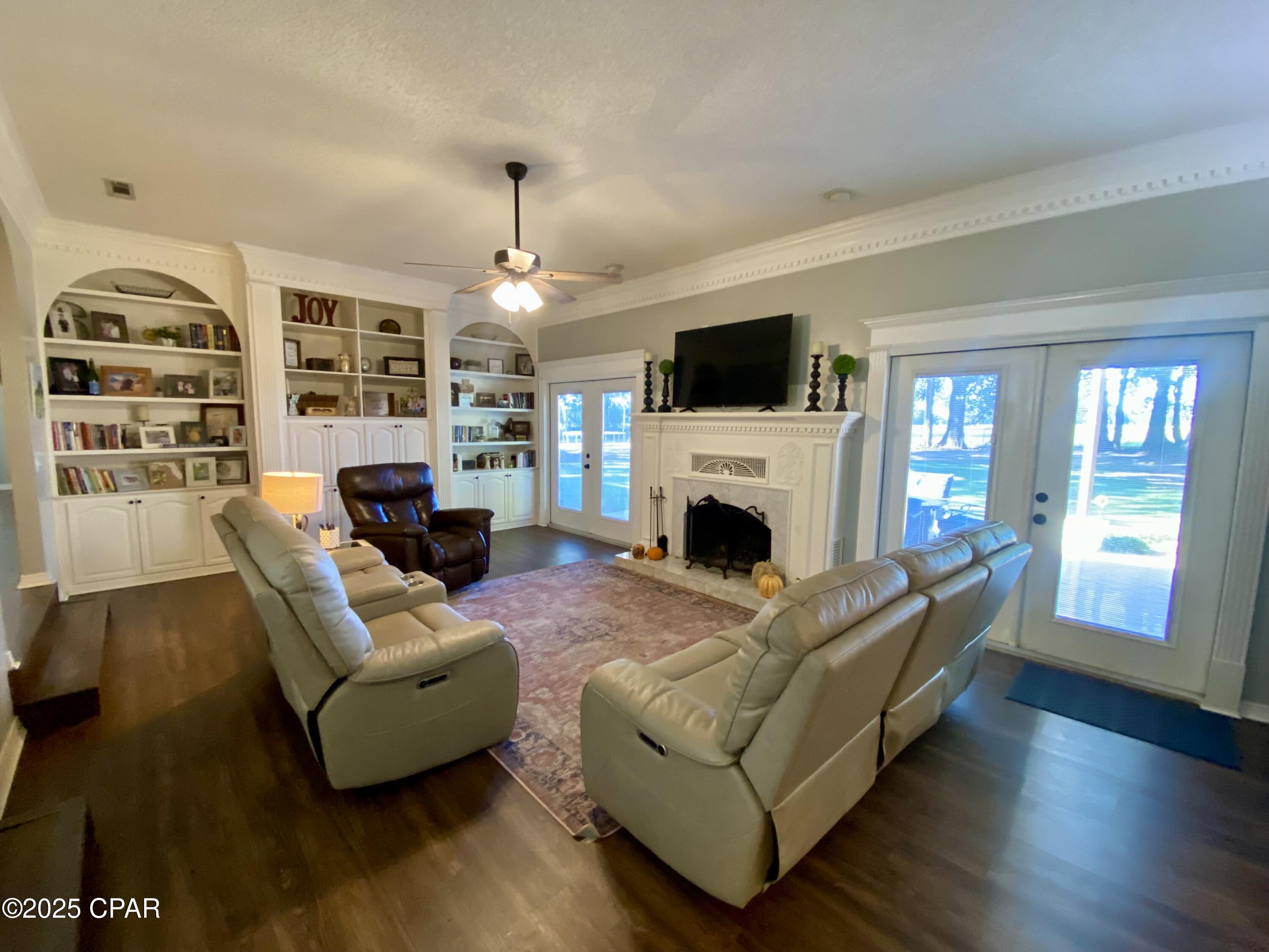 North Oaks - Residential